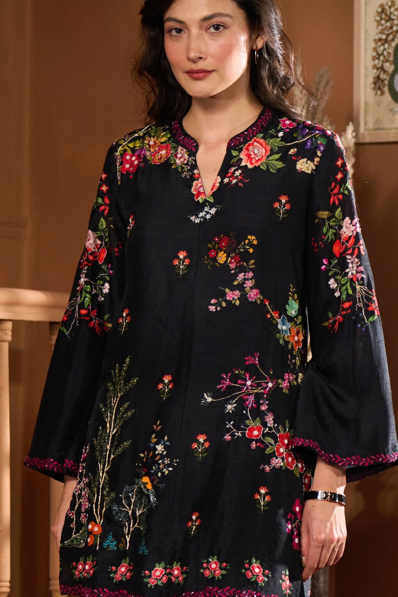 Taroob Mor Mahal Embroidered Kurta Set