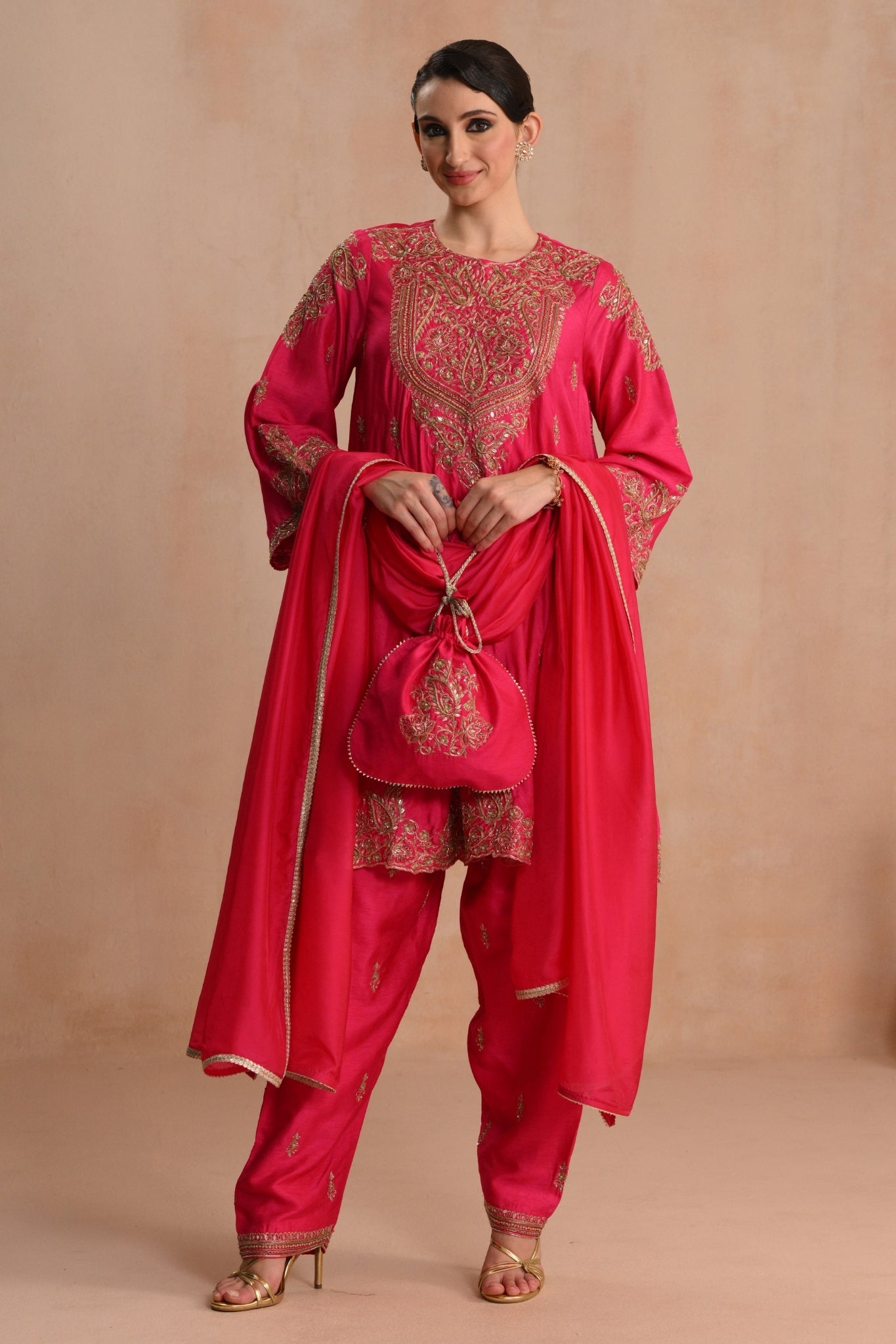 Women's Fuchsia Zarqash Hand Embroidered Kalidar Kurta Set Taroob