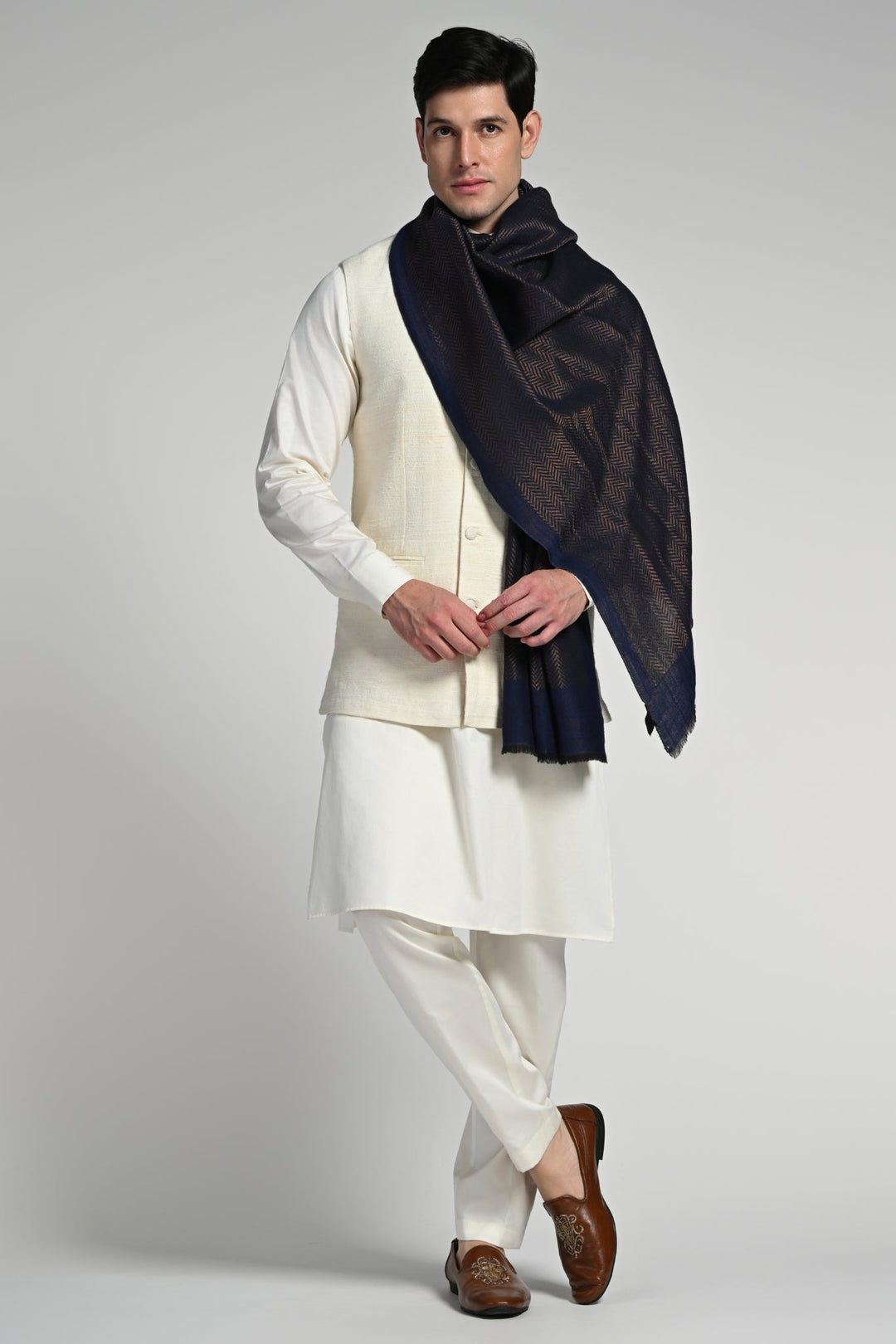 Taroob Fine Wool Geometric Zari Stole