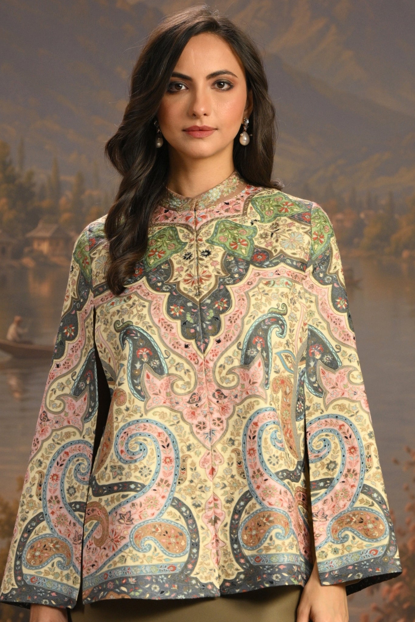 Cream Embroidered Vintage Paisley Cape Taroob
