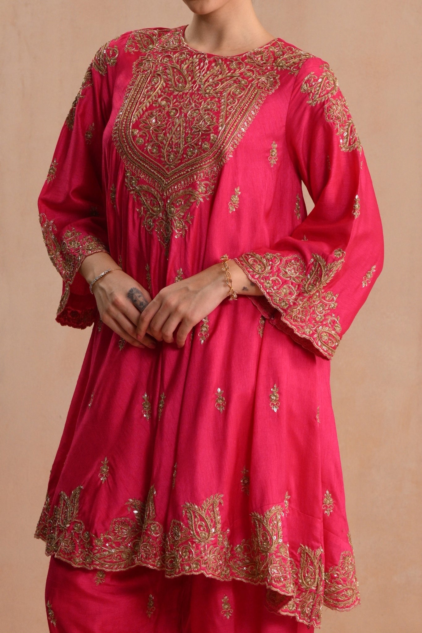 Women's Fuchsia Zarqash Hand Embroidered Kalidar Kurta Set Taroob
