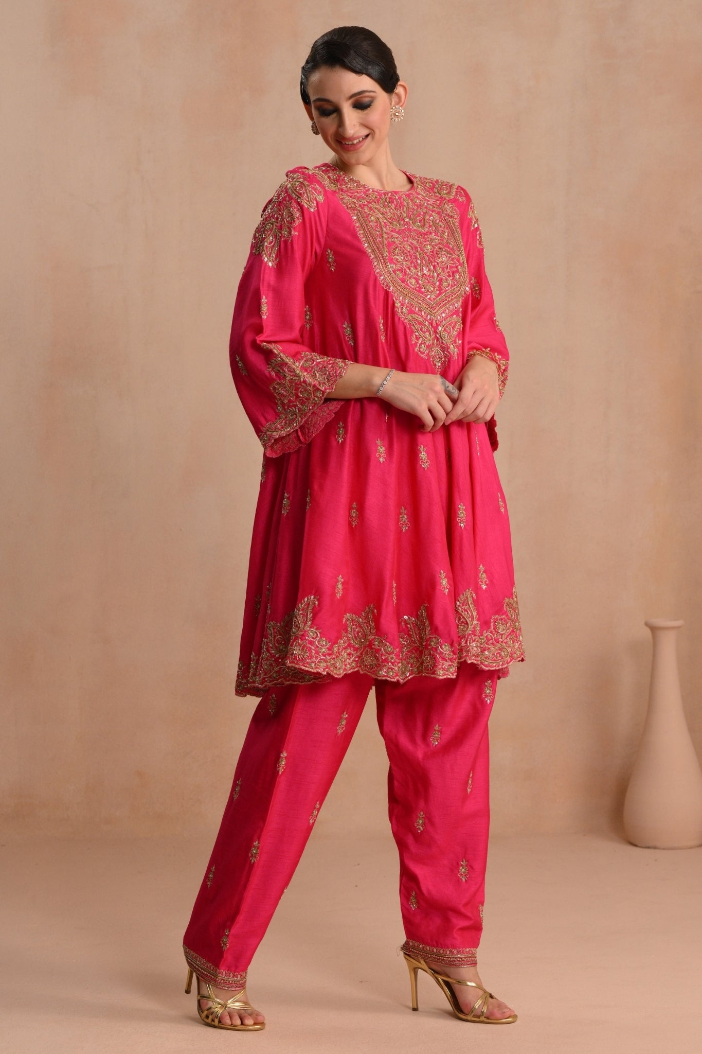 Women's Fuchsia Zarqash Hand Embroidered Kalidar Kurta Set Taroob