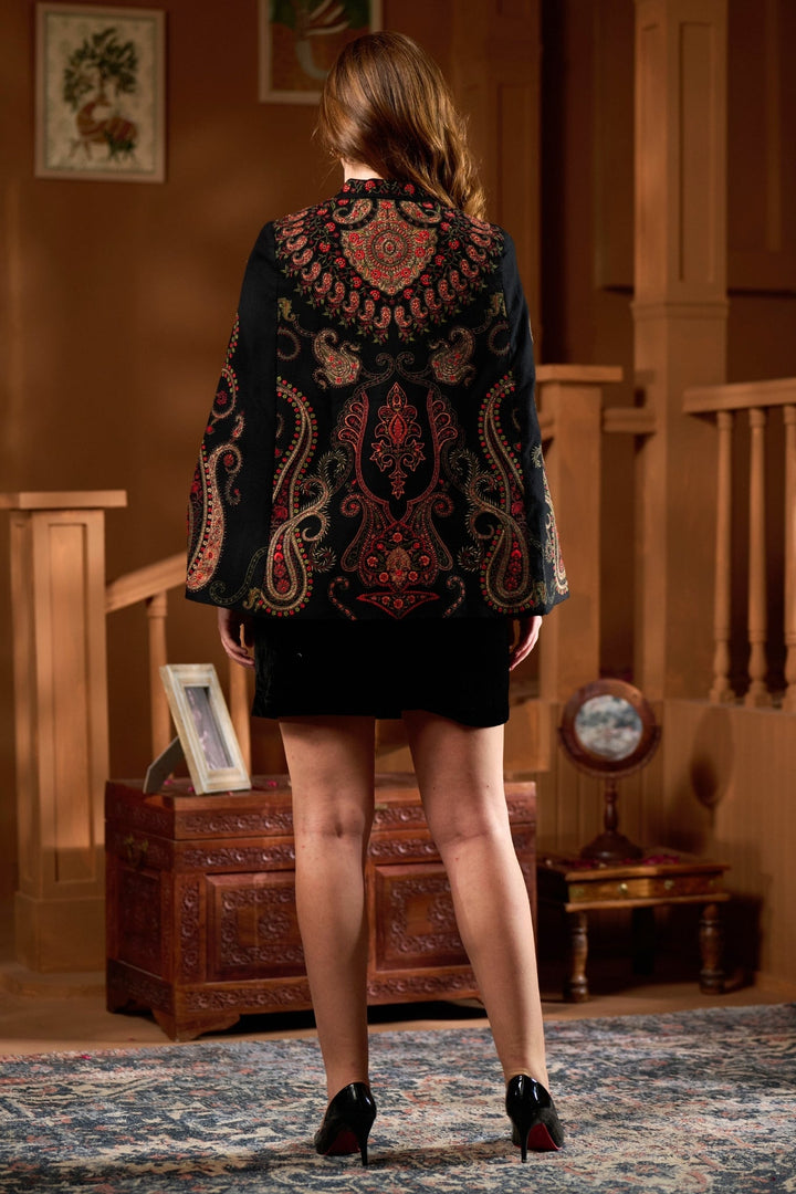 Taroob Kashmiri Sozni Garland Cape