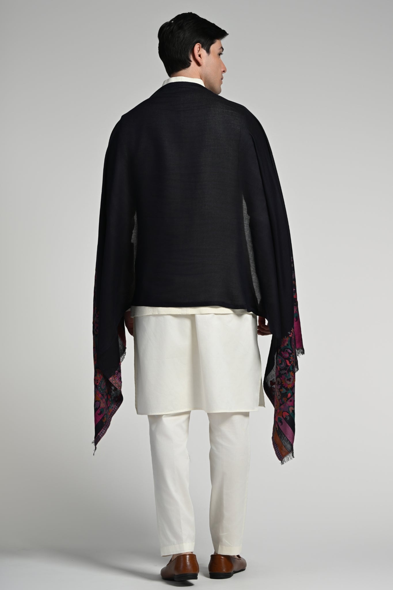 Taroob Kashmiri Border Silk Kaani Stole