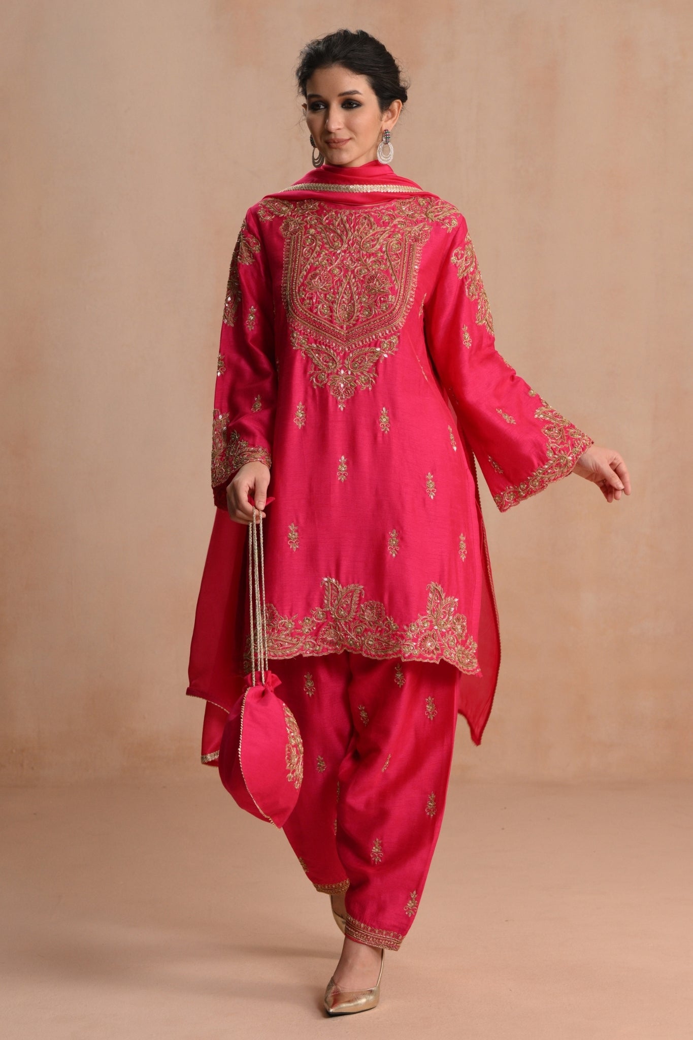 Women's Fuchsia Pink Zarqash Hand Embroidered Kurta Set Taroob
