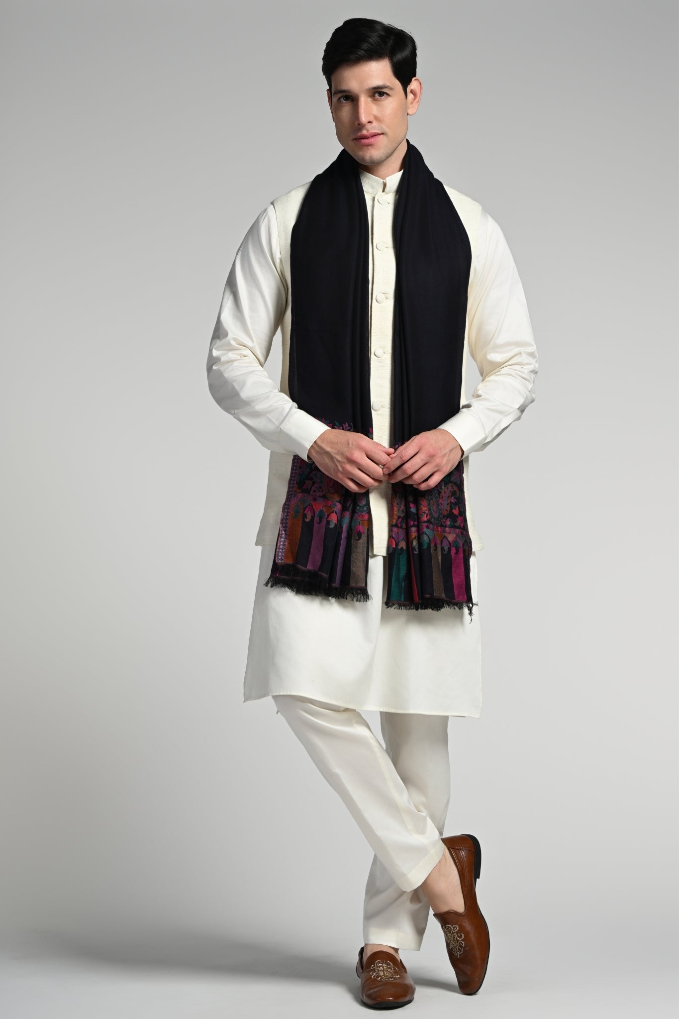 Taroob Kashmiri Border Silk Kaani Stole