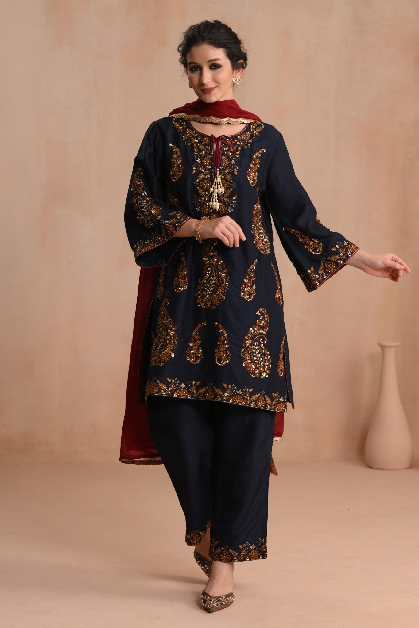 Women's Navy Zarbaft Hand Embroidered Kurta Set Taroob