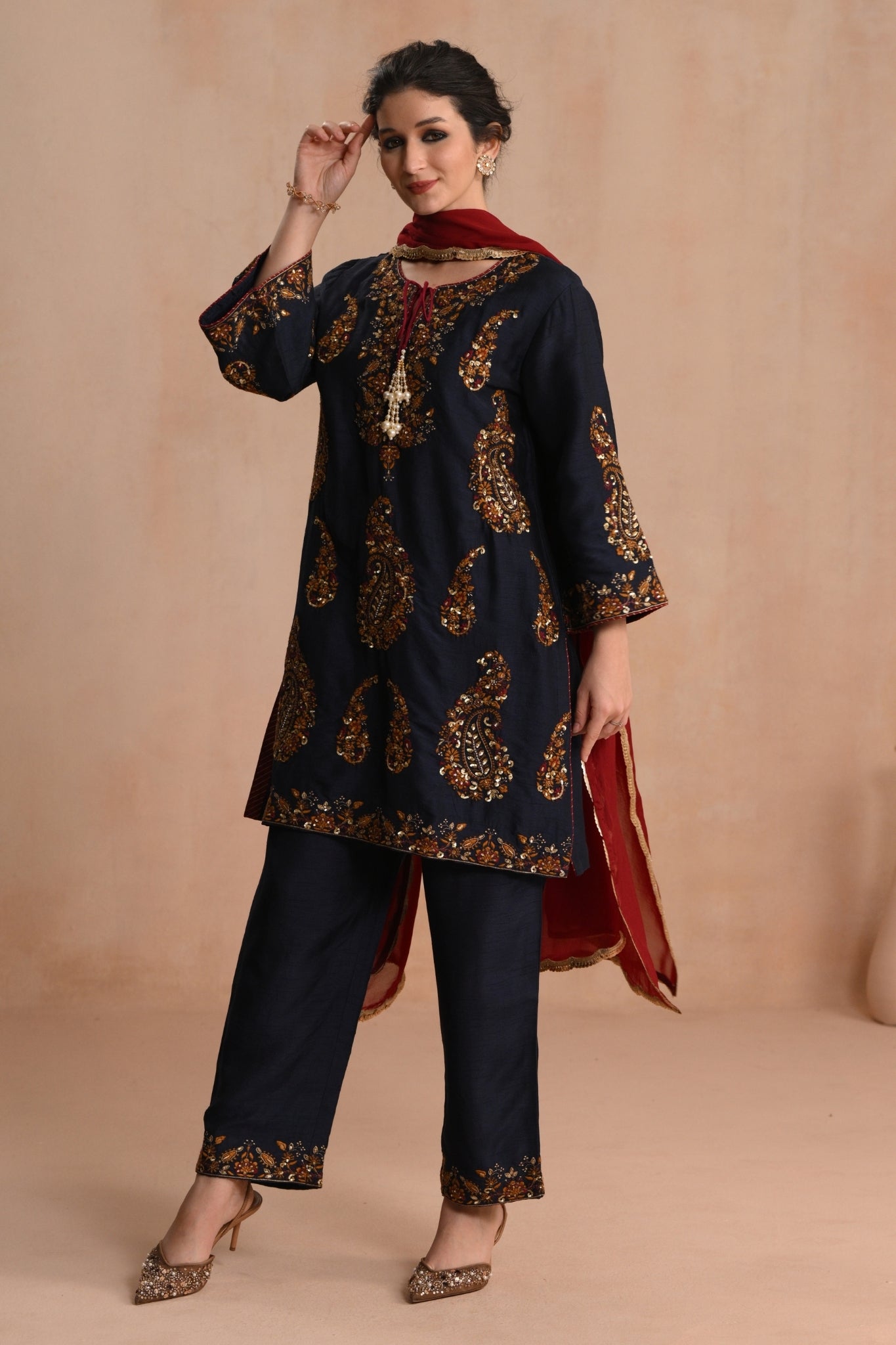 Women's Navy Zarbaft Hand Embroidered Kurta Set Taroob