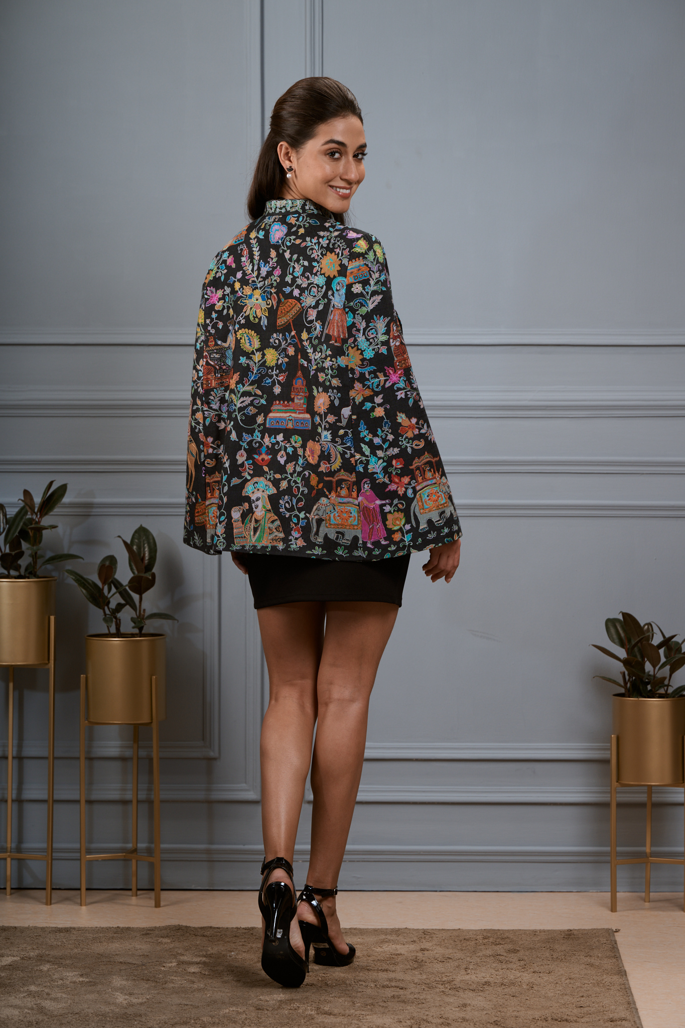 Taroob Mughal Darbar Wool Kalamkari Cape