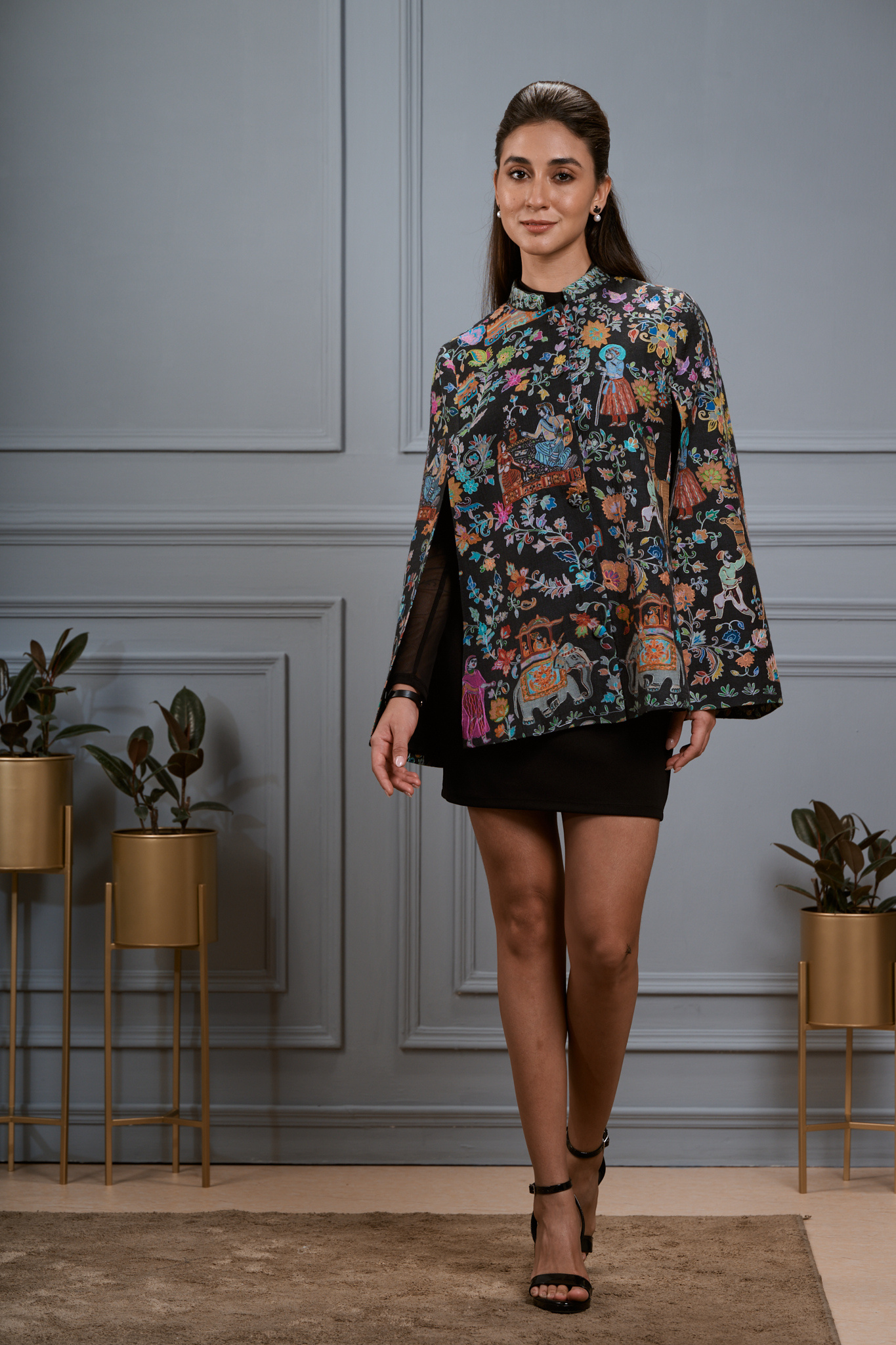 Taroob Mughal Darbar Wool Kalamkari Cape