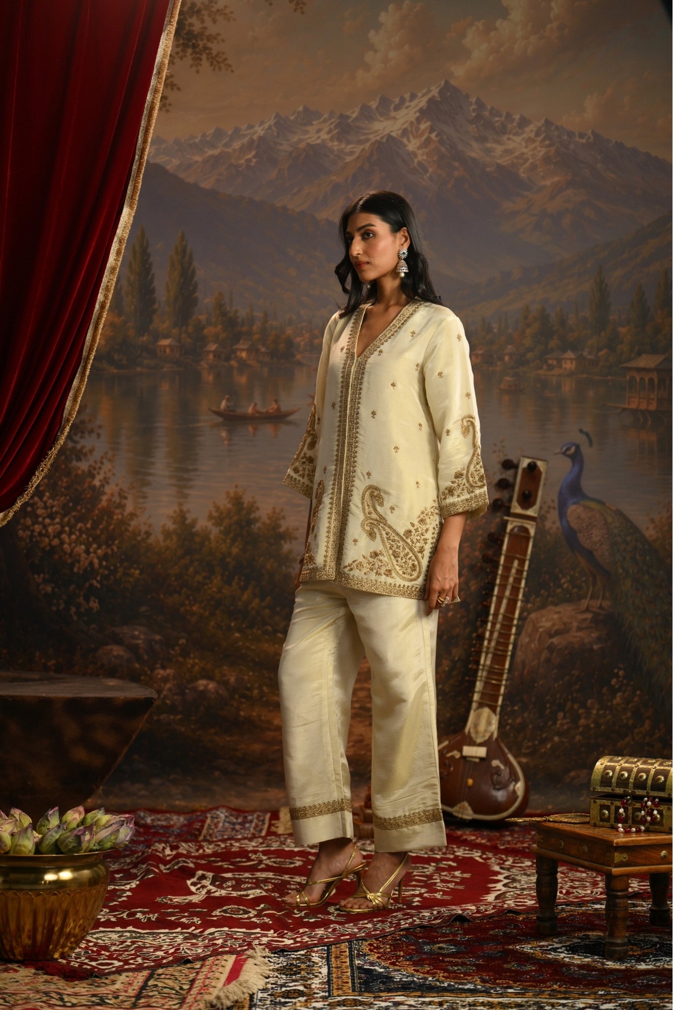 Ivory Gul-e-Kashmir Embroidered Kurta Set Taroob