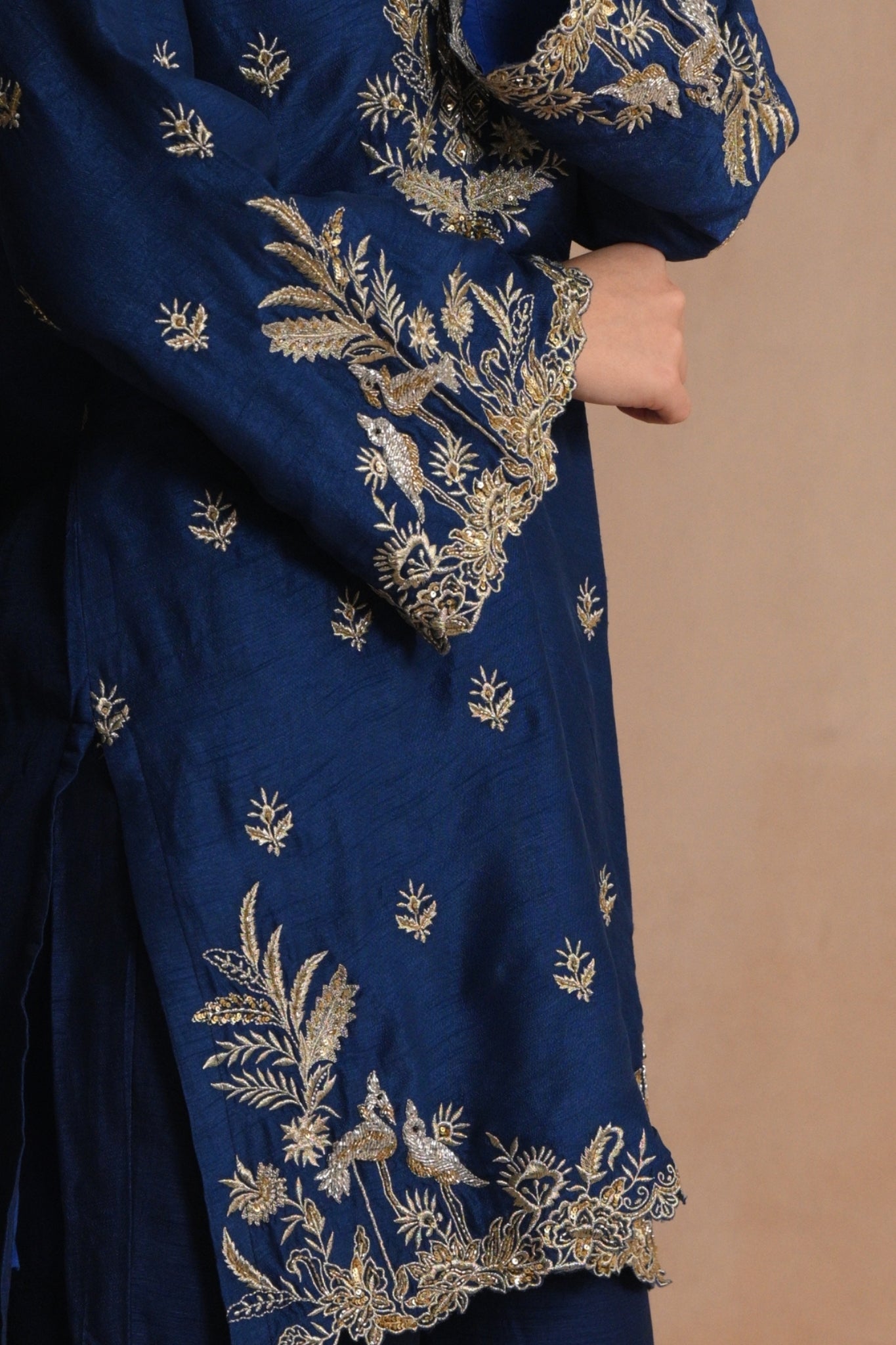 Women's Blue Nayab Hand Embroidered Kurta Set Taroob