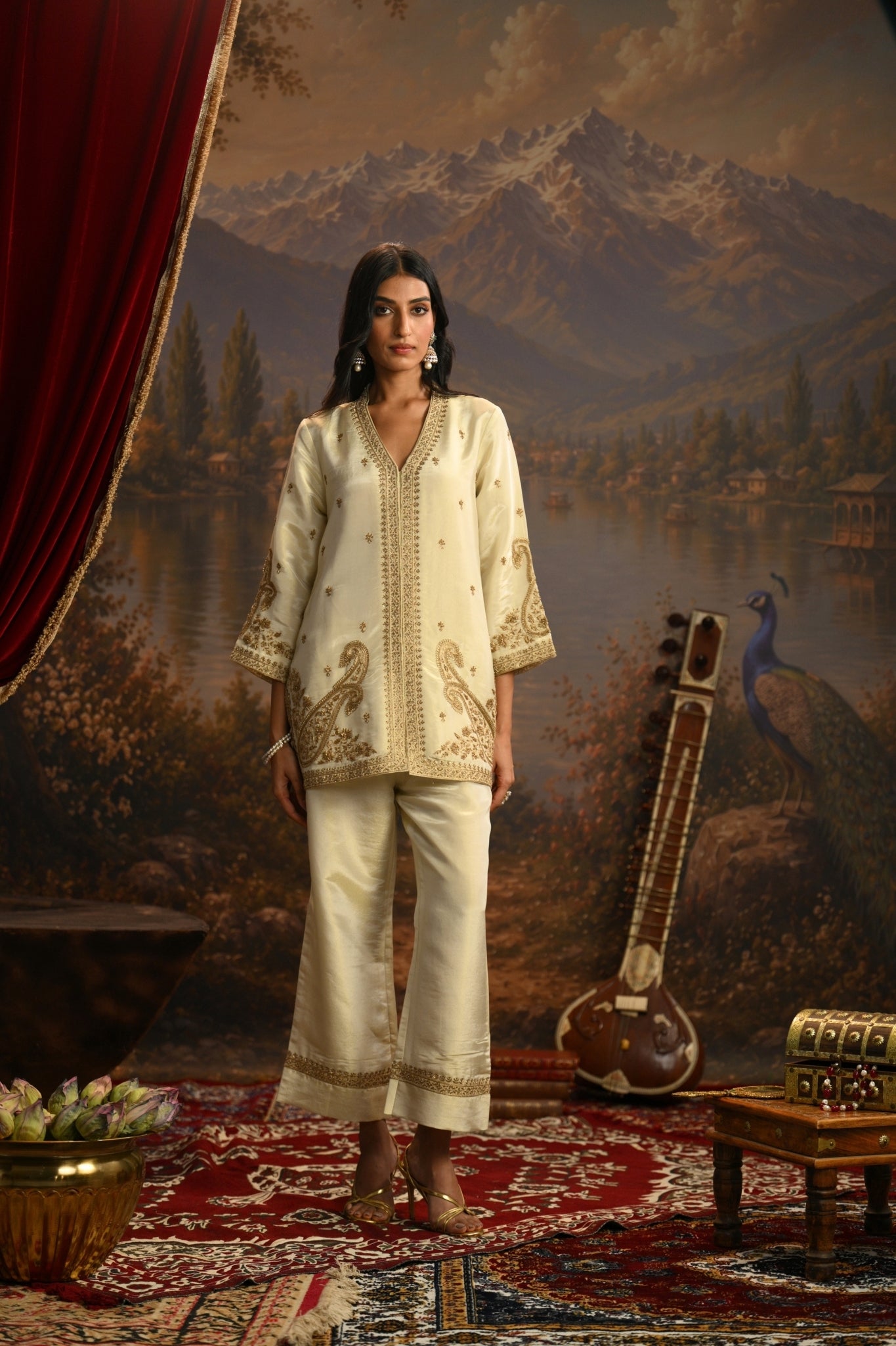 Ivory Gul-e-Kashmir Embroidered Kurta Set Taroob