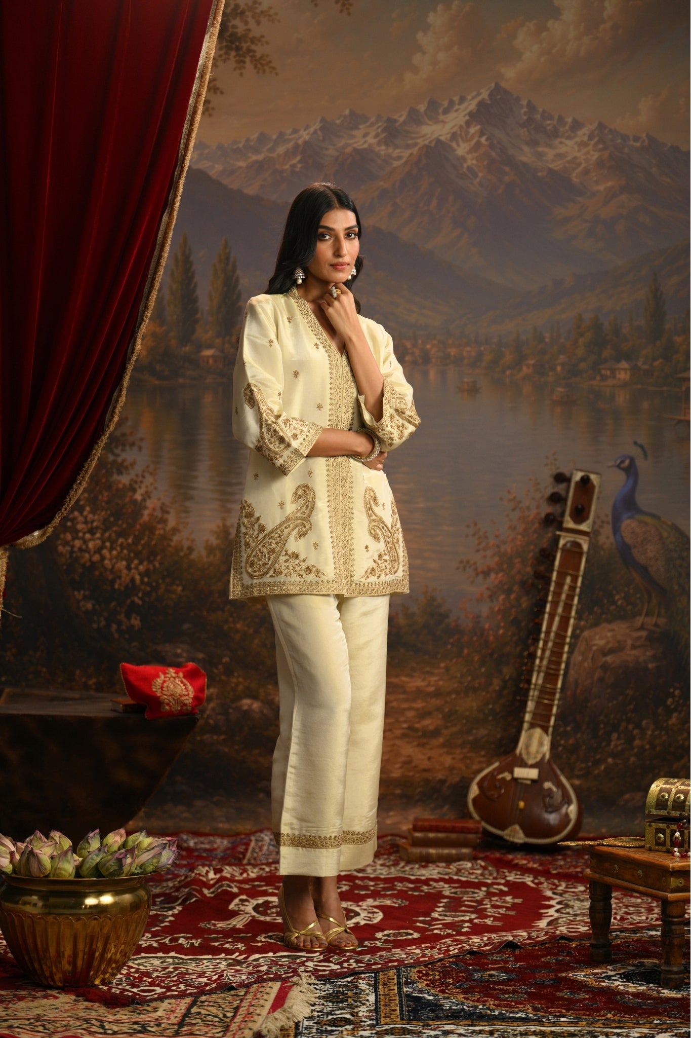 Ivory Gul-e-Kashmir Embroidered Kurta Set Taroob