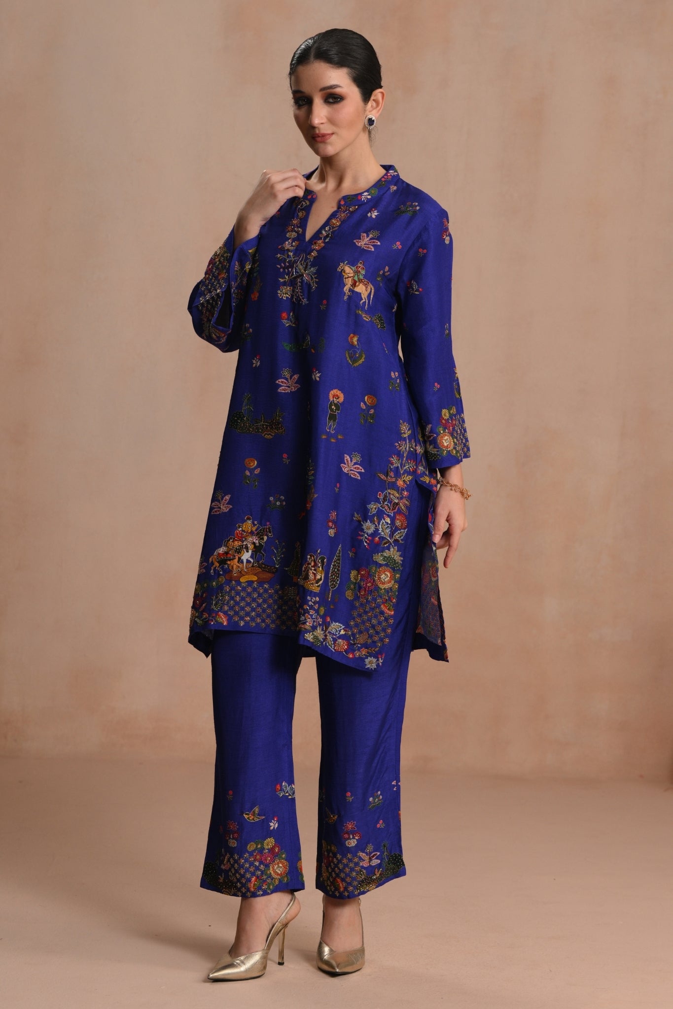 Women's Neel Darbar Embroidered Kurta Set Taroob