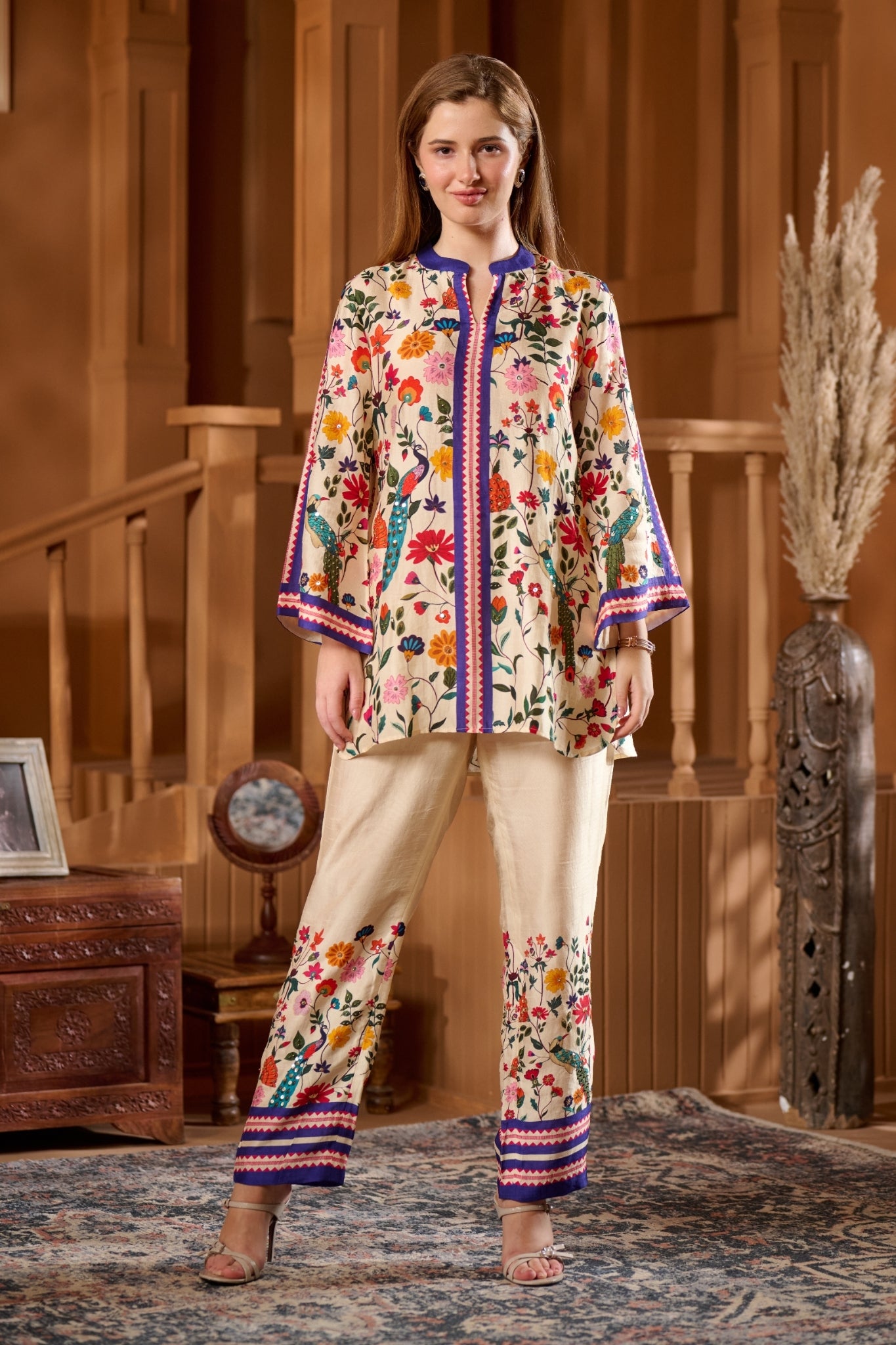 Bageecha Embroidered Tunic Set – Women's Kurta Sets – Styling view | Taroob