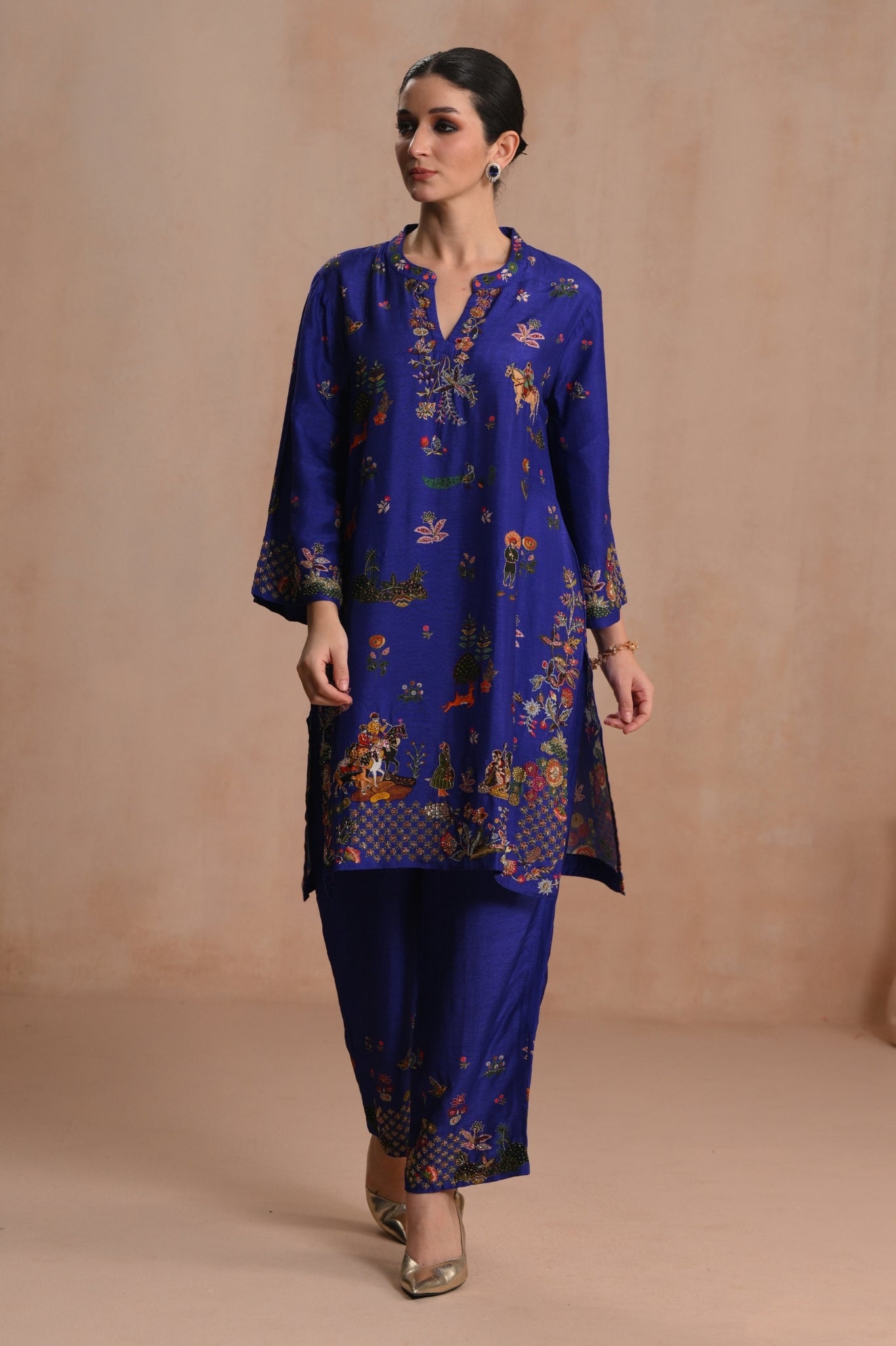 Women's Neel Darbar Embroidered Kurta Set Taroob