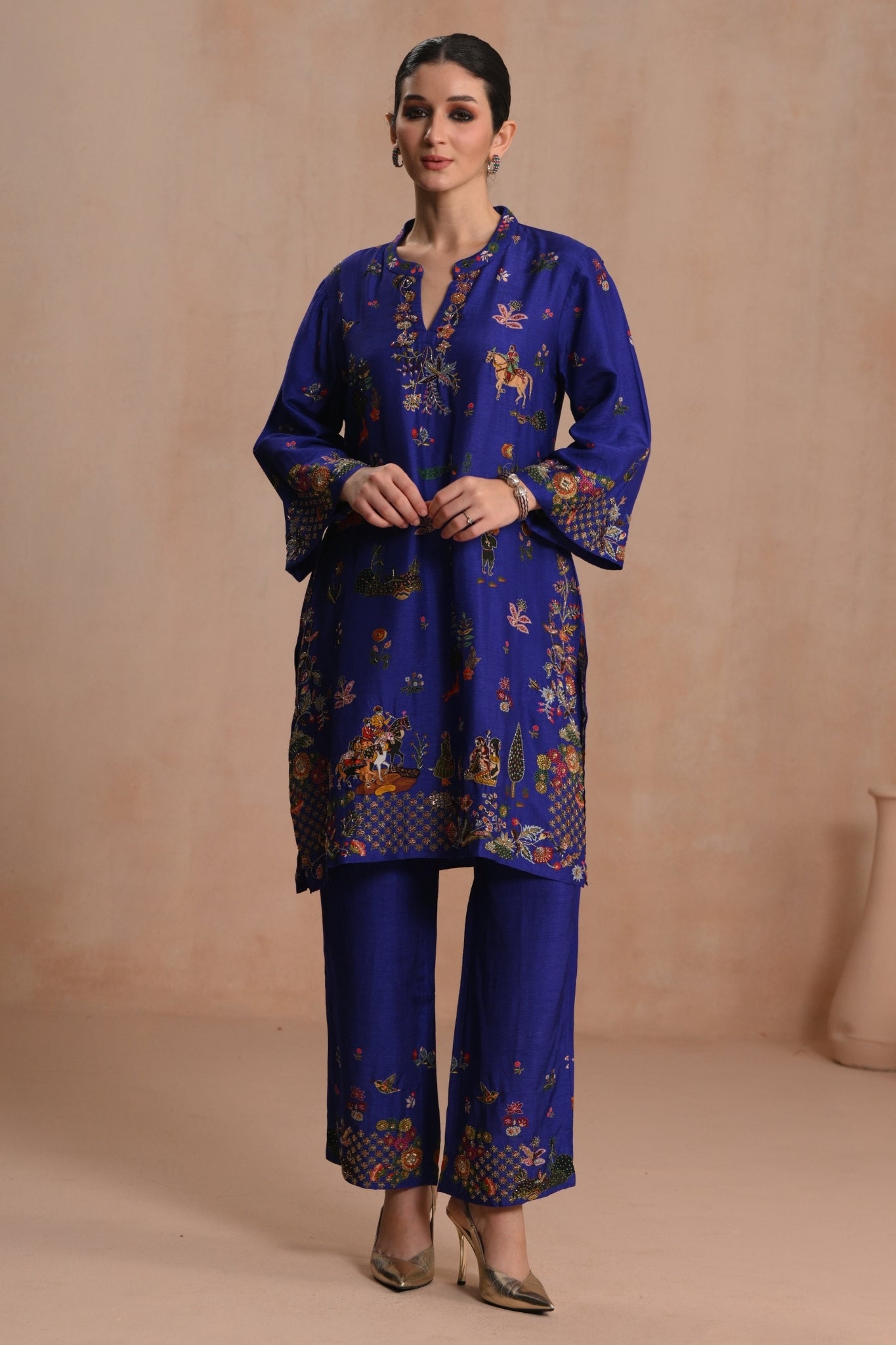 Women's Neel Darbar Embroidered Kurta Set Taroob