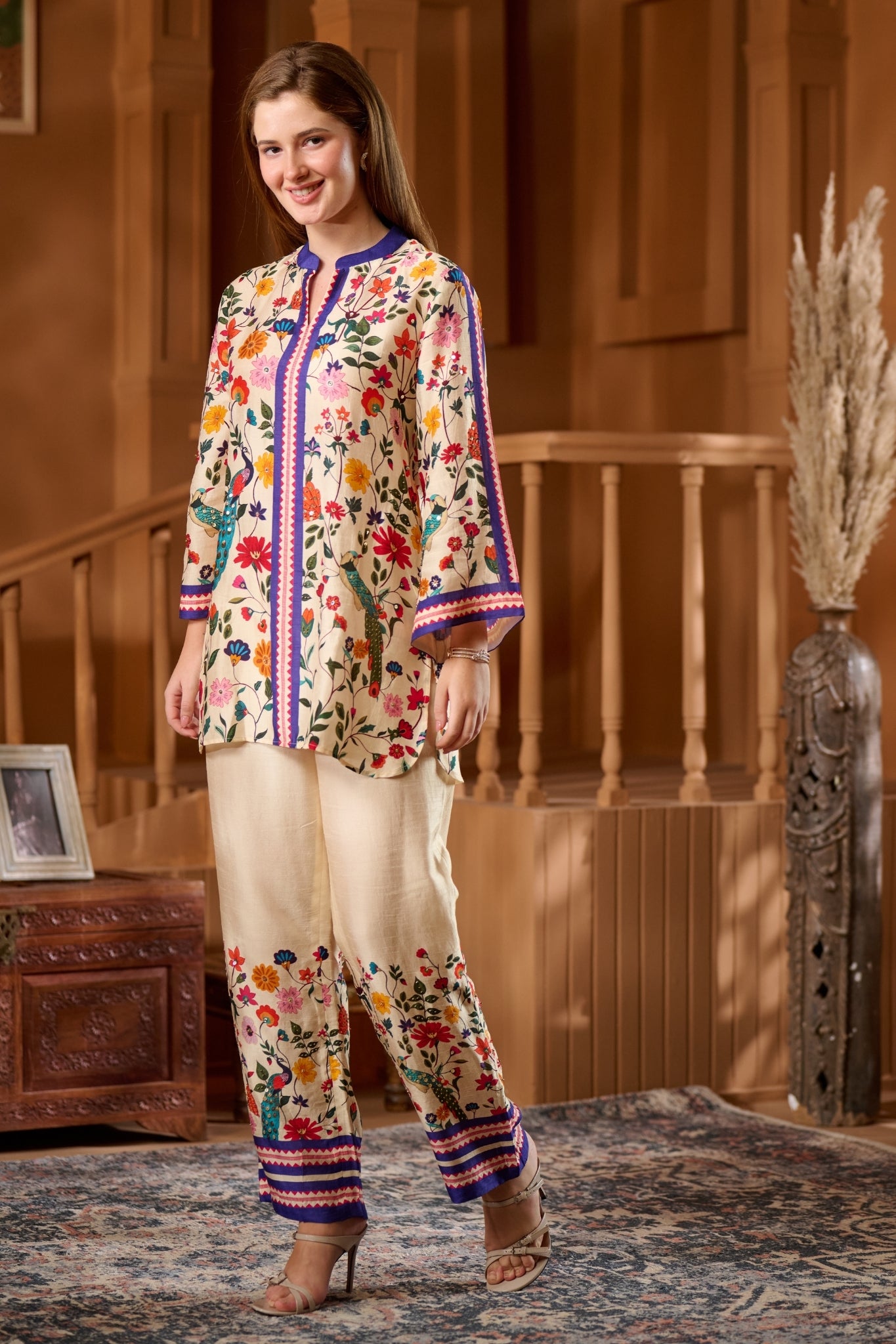 Bageecha Embroidered Tunic Set – Women's Kurta Sets – View 5 | Taroob