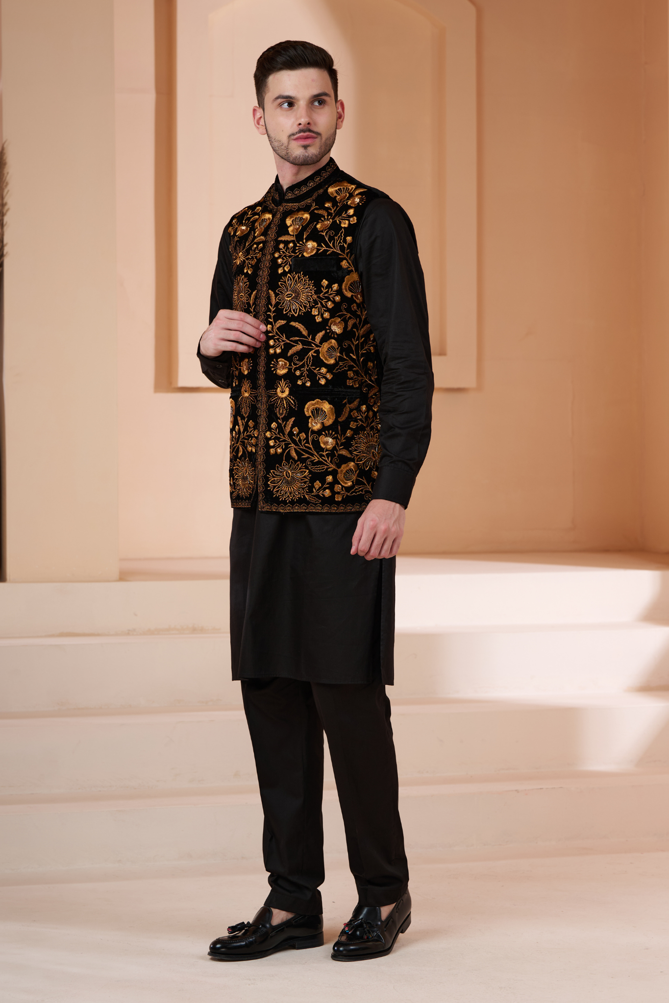 Taroob Embroidered Velvet Vogue Nehru Jacket , Men's Bandi