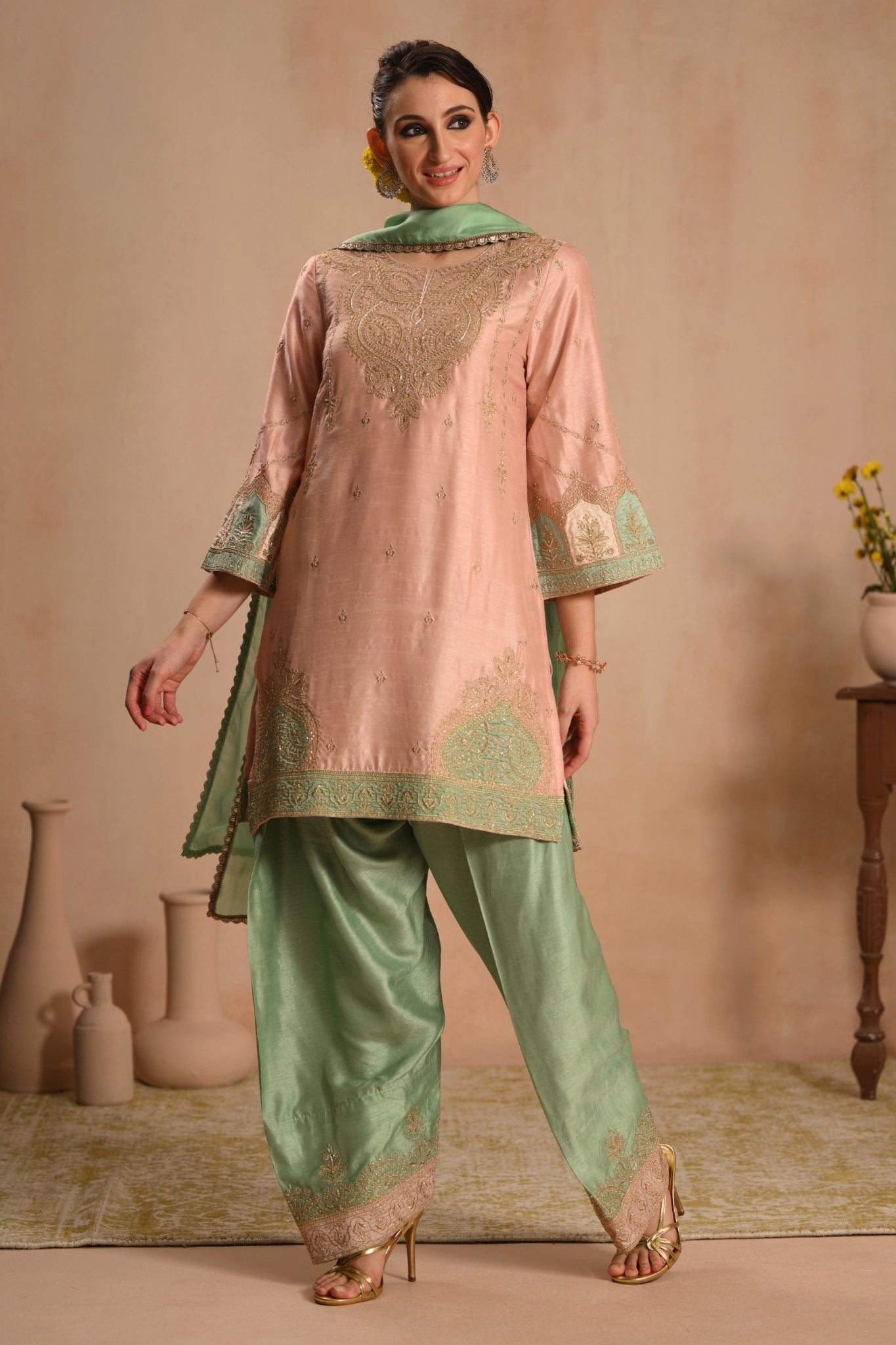 Women's Pink Sunehri Bagh Embroidered Kurta Set Taroob