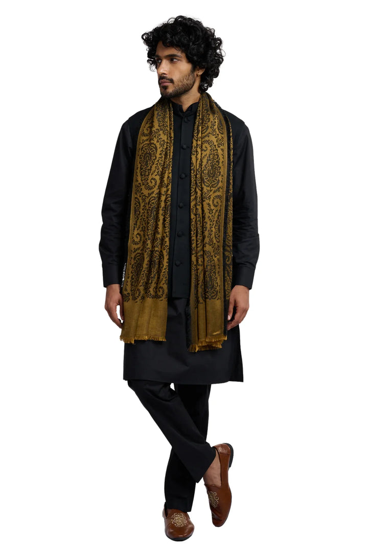 Taroob Gift Set of Unisex Black & Gold Stole for Him or Her