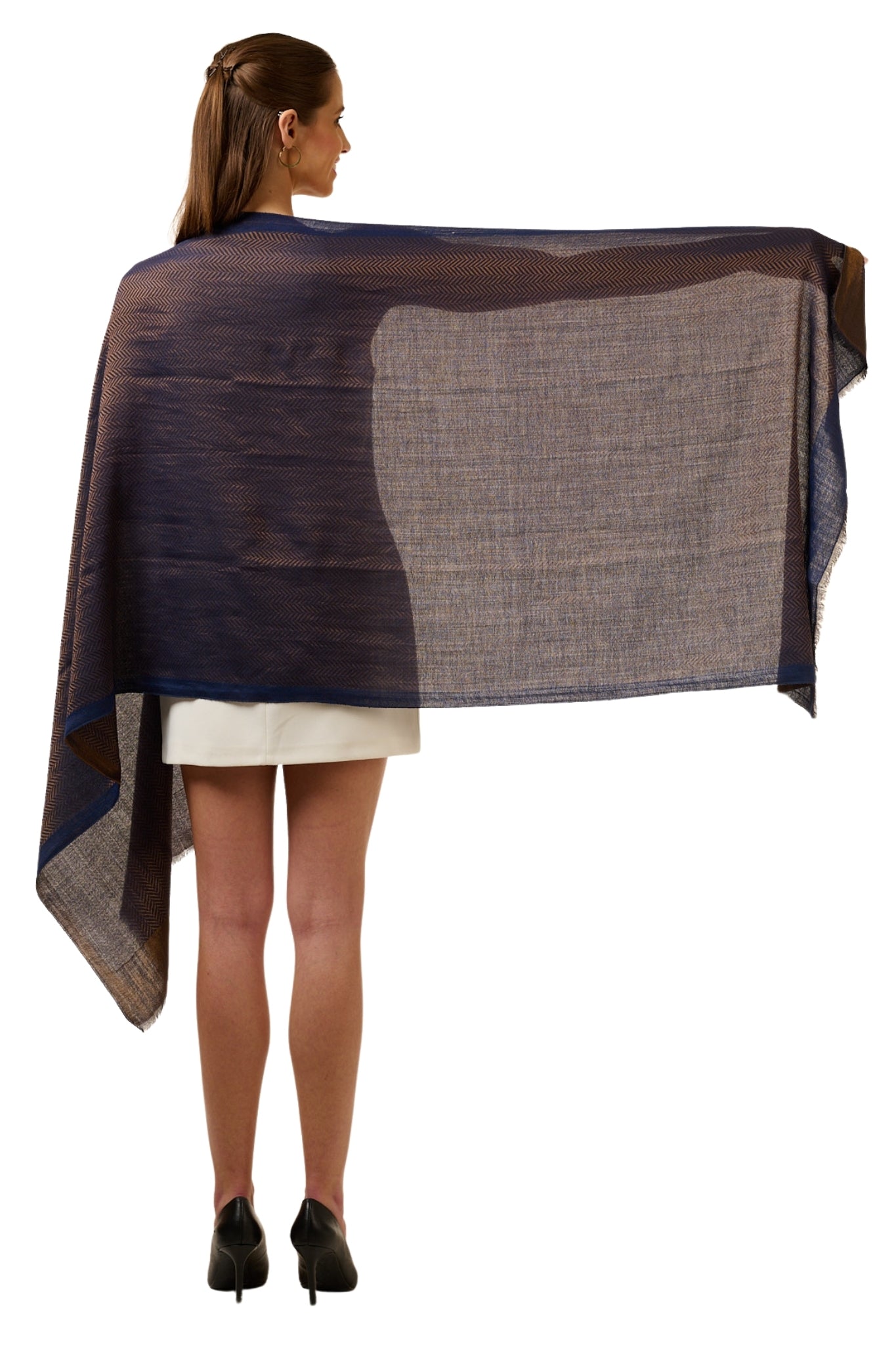 Fine Wool Geometric Zari Stole – Women's Zari Stoles – Detail view | Taroob