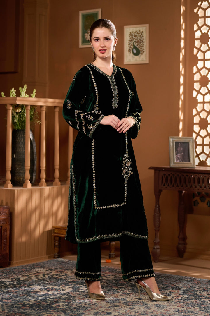 Taroob Floral Symphony Hand Embellished Kurta Set