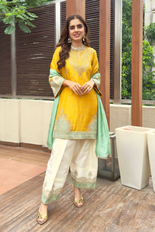 Sharnamli in MUSTARD SUNEHRI BAGH KURTA SET