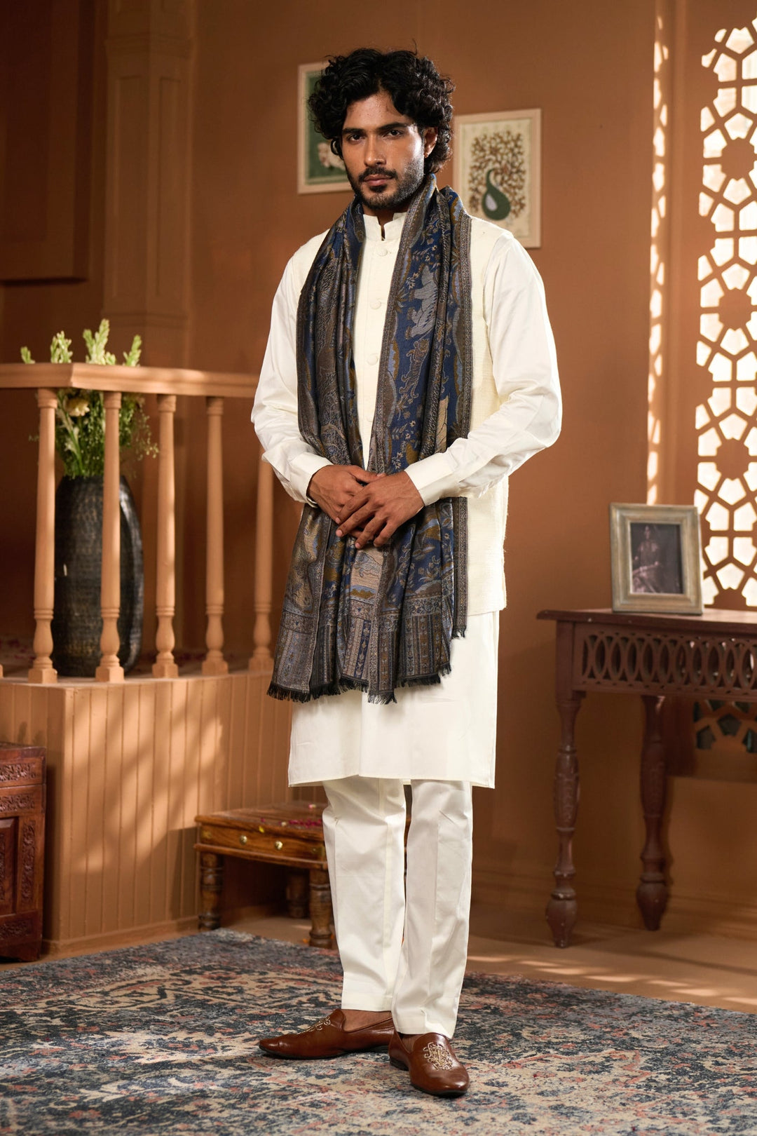 Taroob Raj-Shikara Silk Jamawar Stole