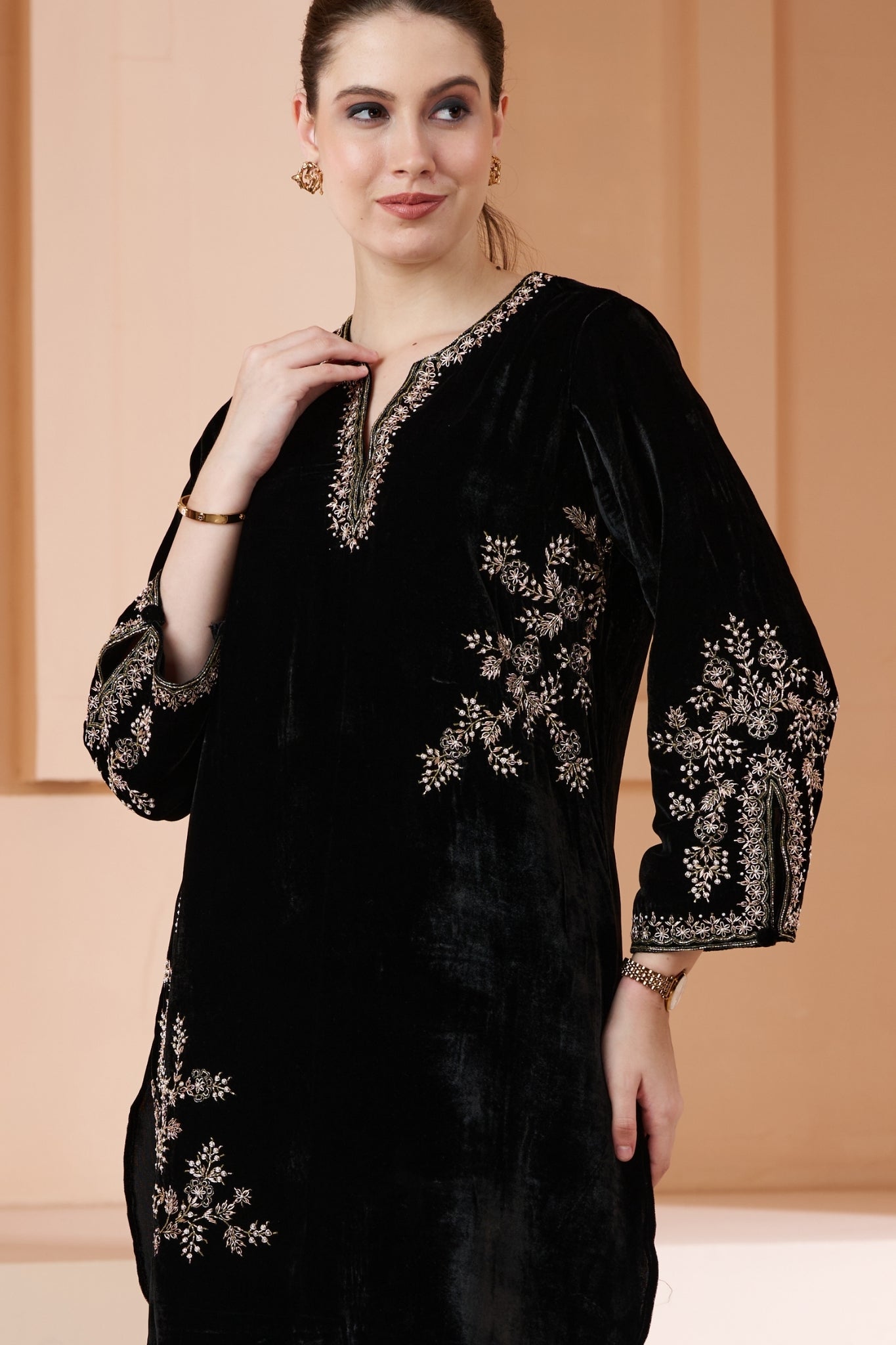 Taroob Hand Embellished Velvet Co-ord Set