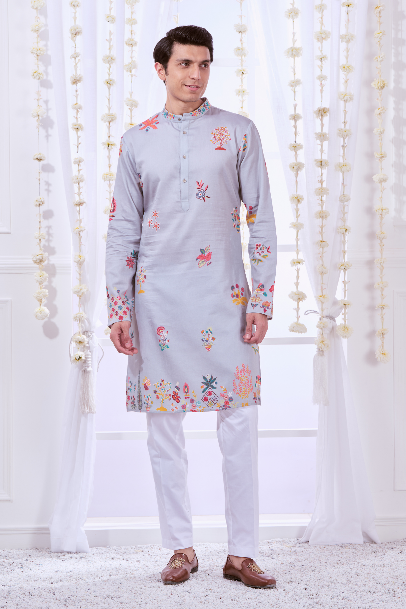 Nizam Kalamkari Printed Kurta Pajama Set – Men's – Detail view | Taroob