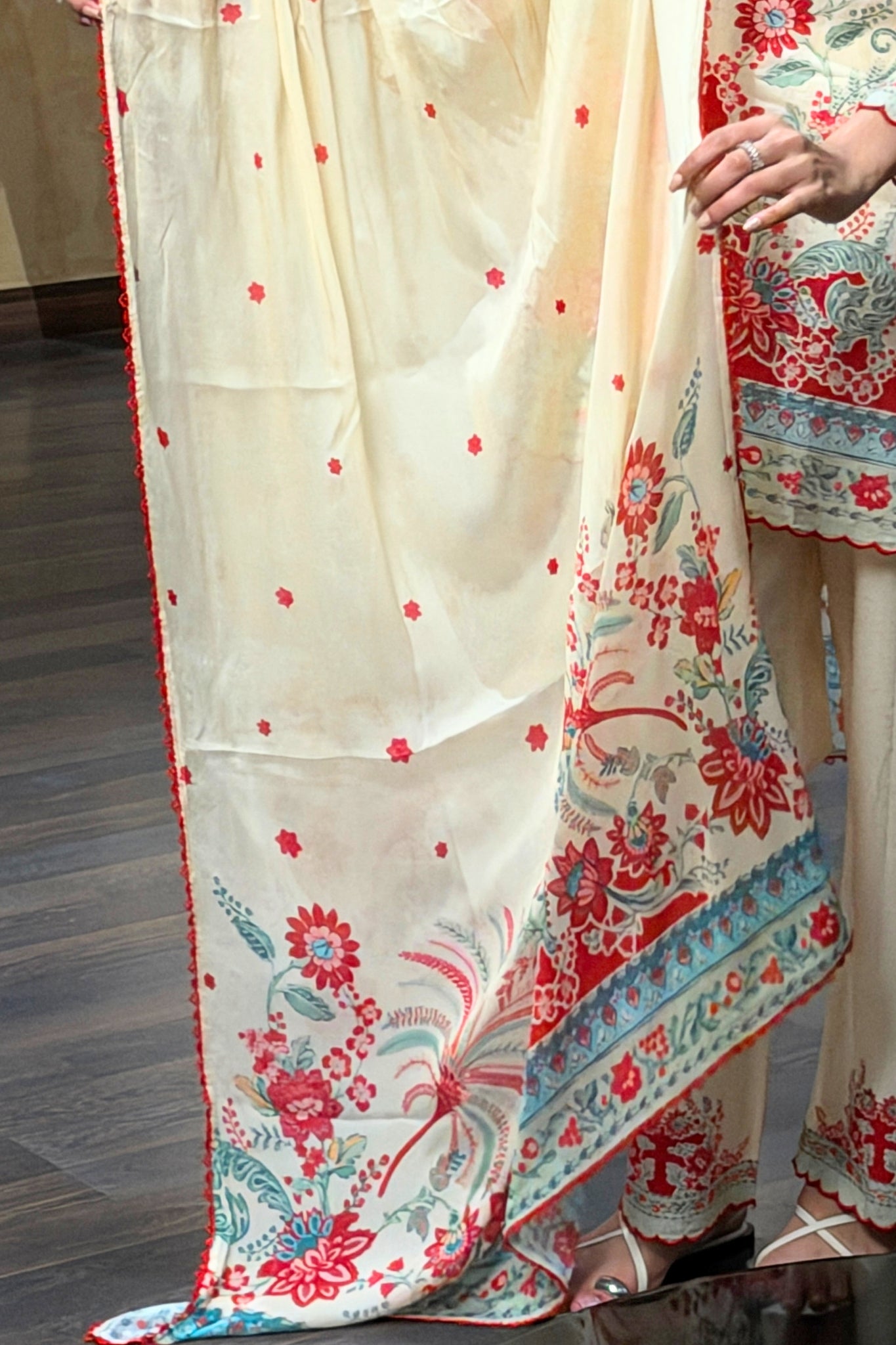 Fleur d’Âme Cotton Kurta Set – Women's (Fleur D Ame) – Image 5 | Taroob