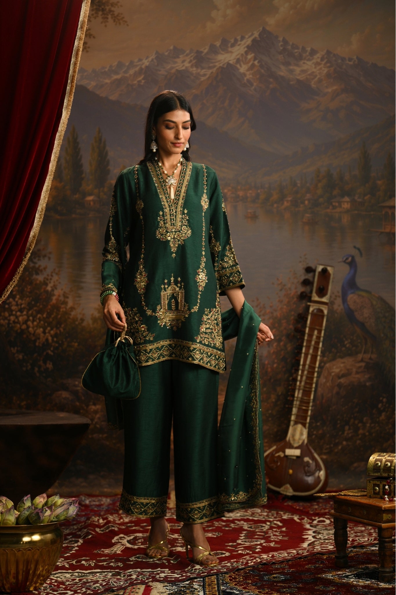 Green Jharokha Mahal Embroidered Kurta Set Taroob
