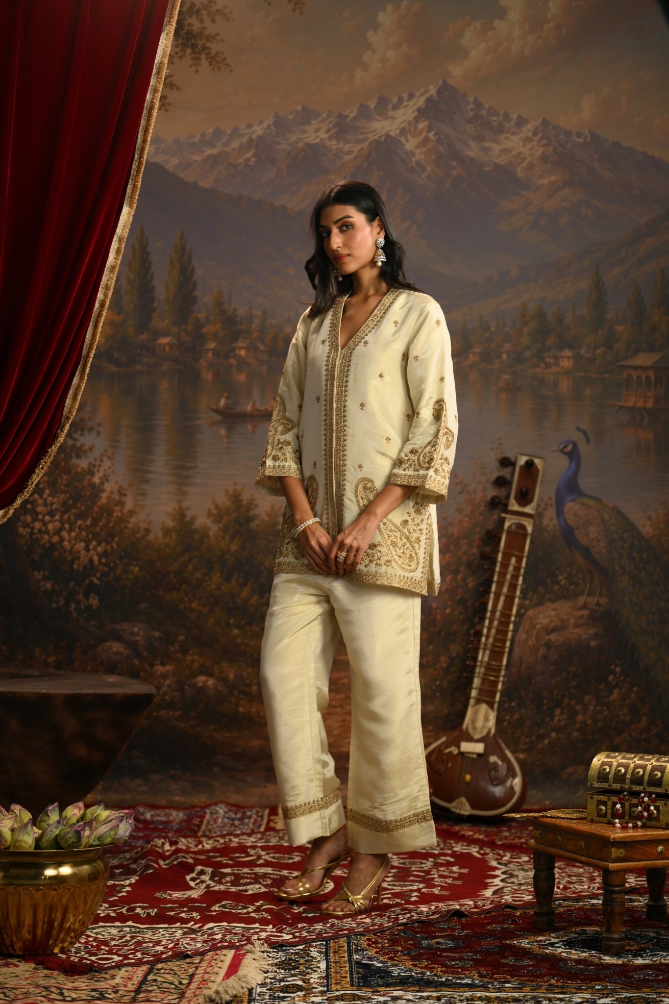 Ivory Gul-e-Kashmir Embroidered Kurta Set Taroob