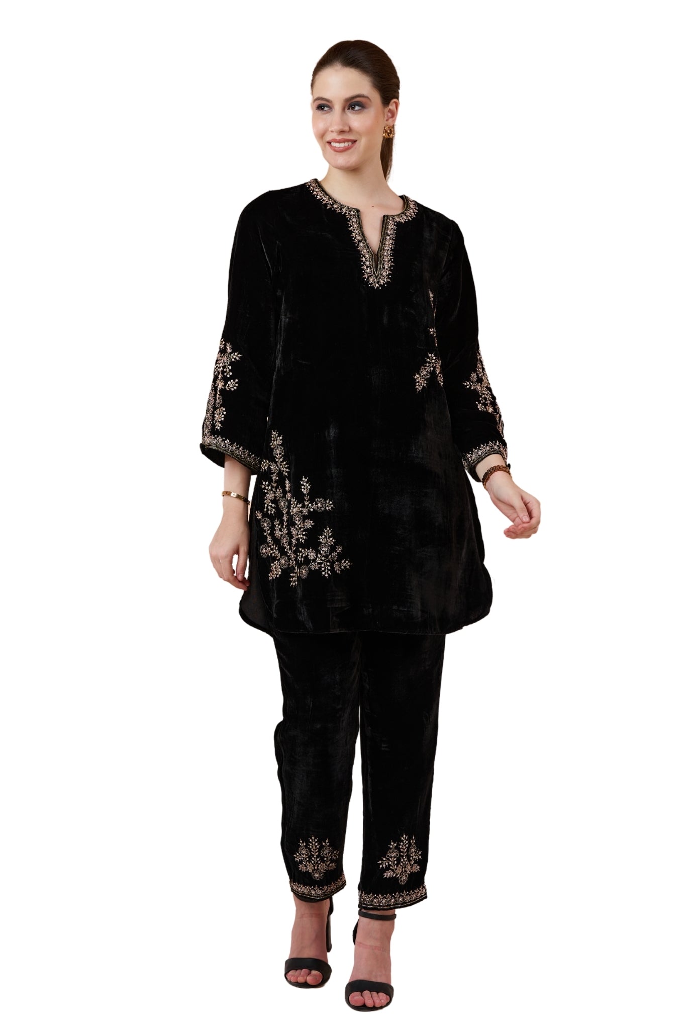 Taroob Hand Embellished Velvet Co-ord Set