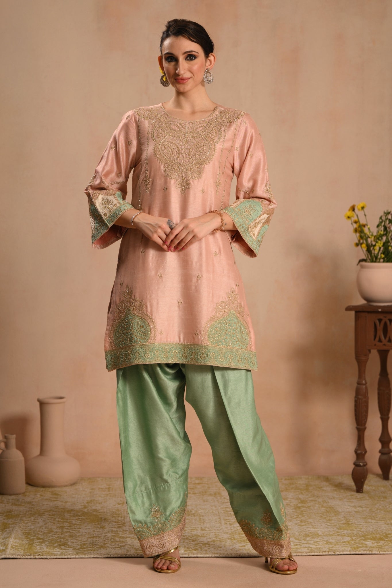 Women's Pink Sunehri Bagh Embroidered Kurta Set Taroob