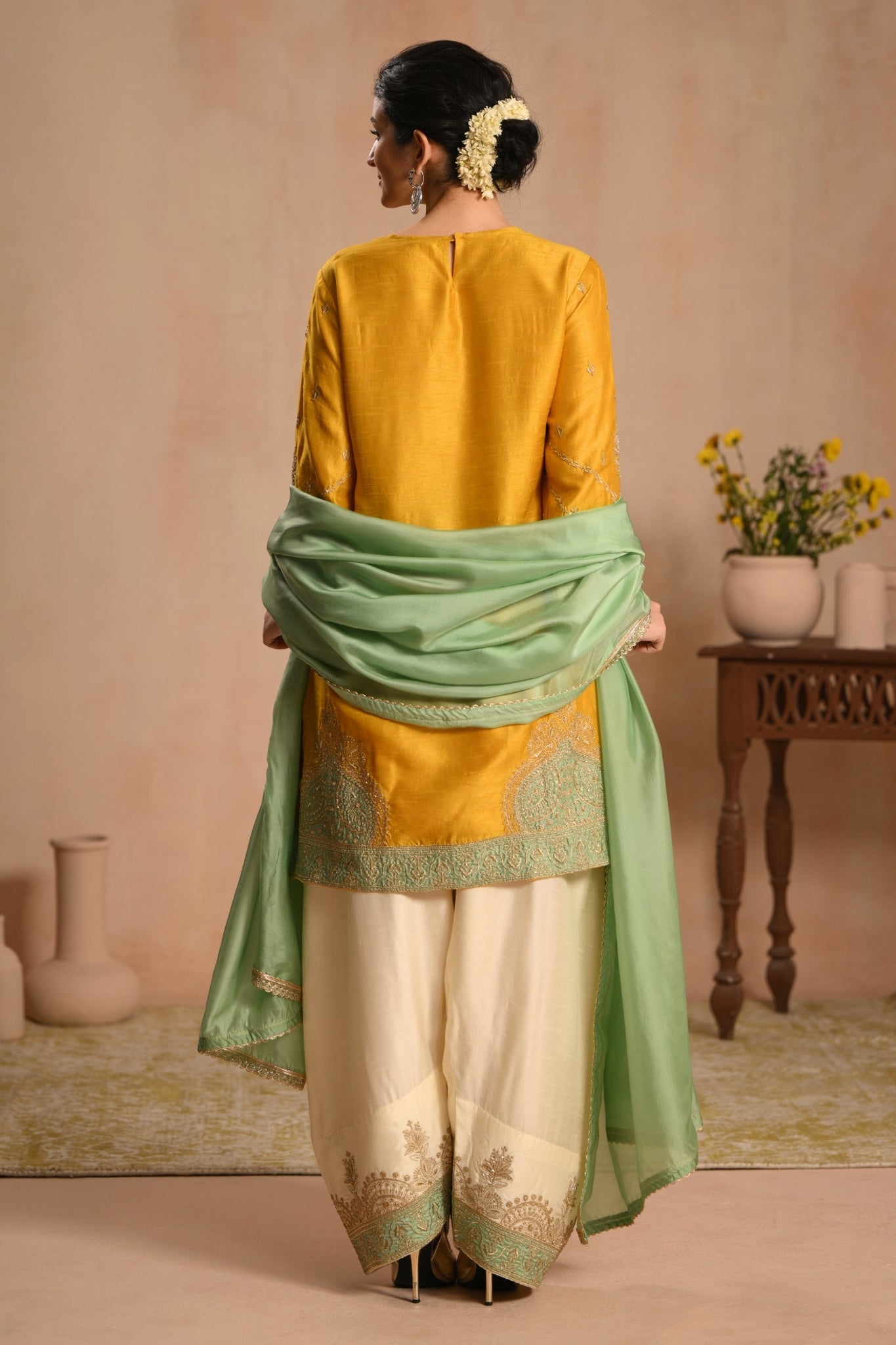 Women's Mustard Sunehri Bagh Embroidered Kurta Set Taroob