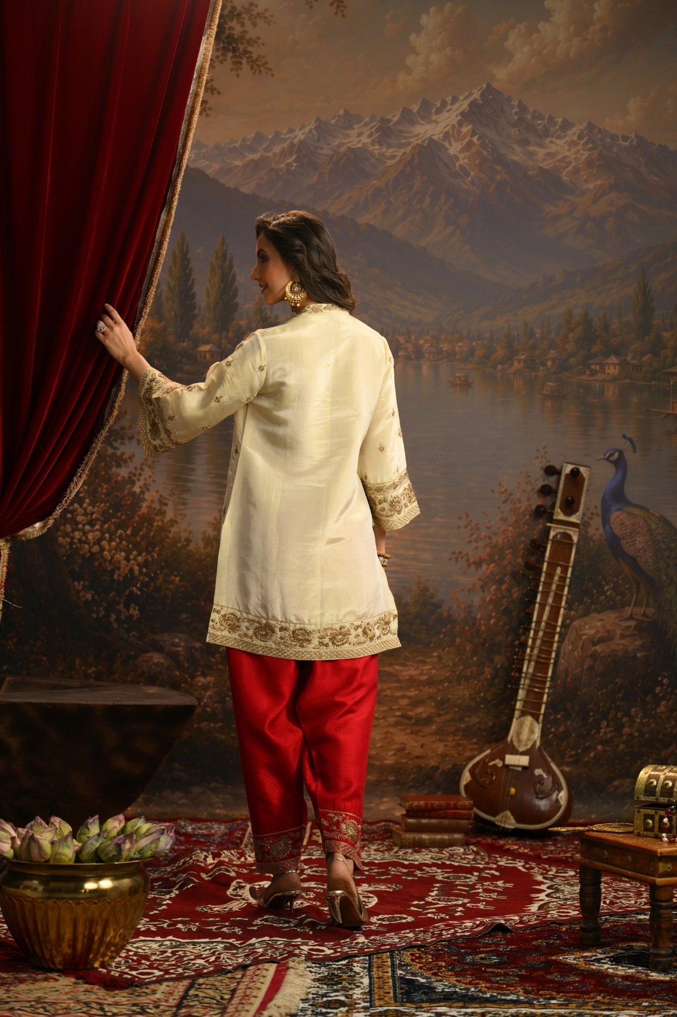 Ivory Meher Bagh Embroidered Kurta Set Taroob