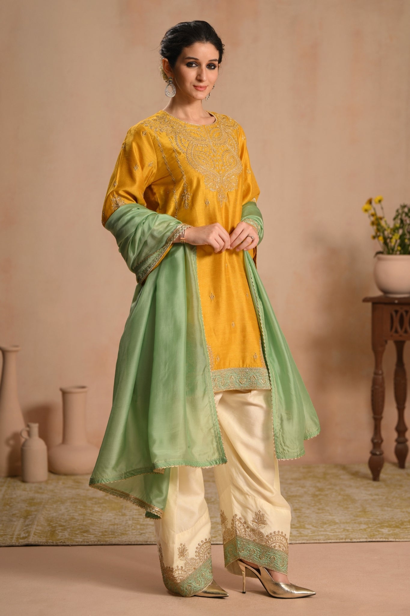 Women's Mustard Sunehri Bagh Embroidered Kurta Set Taroob