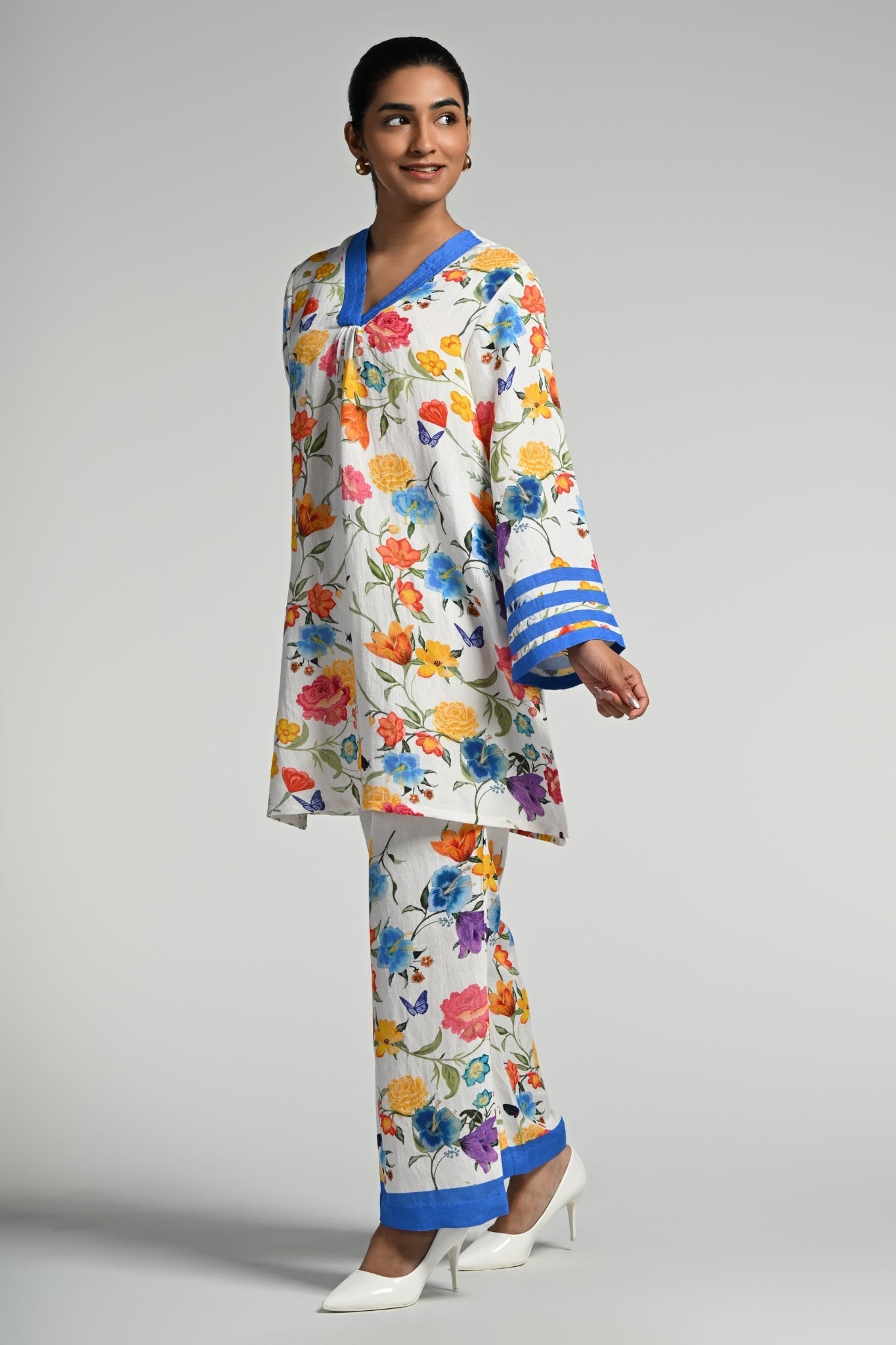 Taroob Papillion Garden Linen Kurta Set