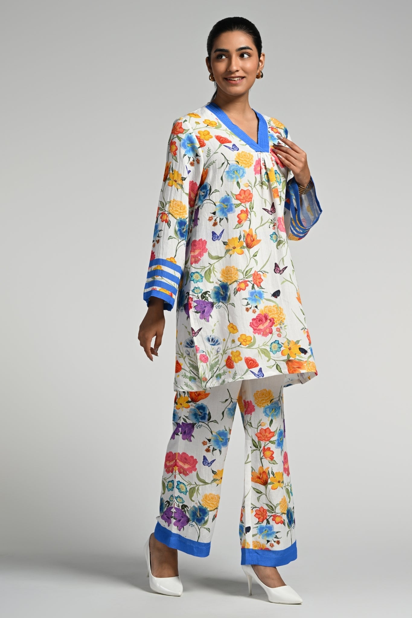 Taroob Papillion Garden Linen Kurta Set