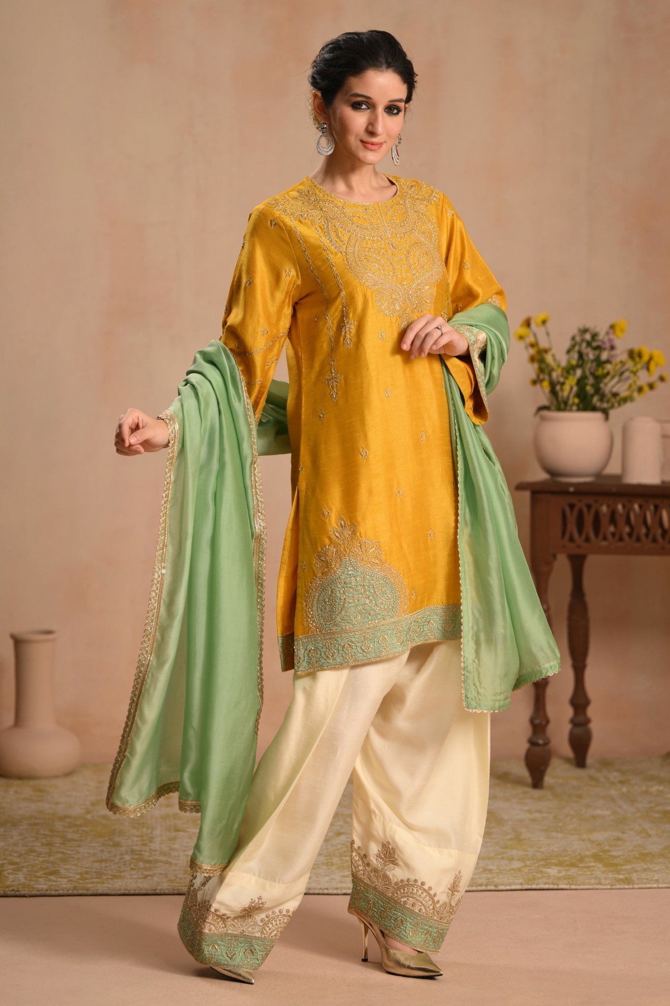 Women's Mustard Sunehri Bagh Embroidered Kurta Set Taroob