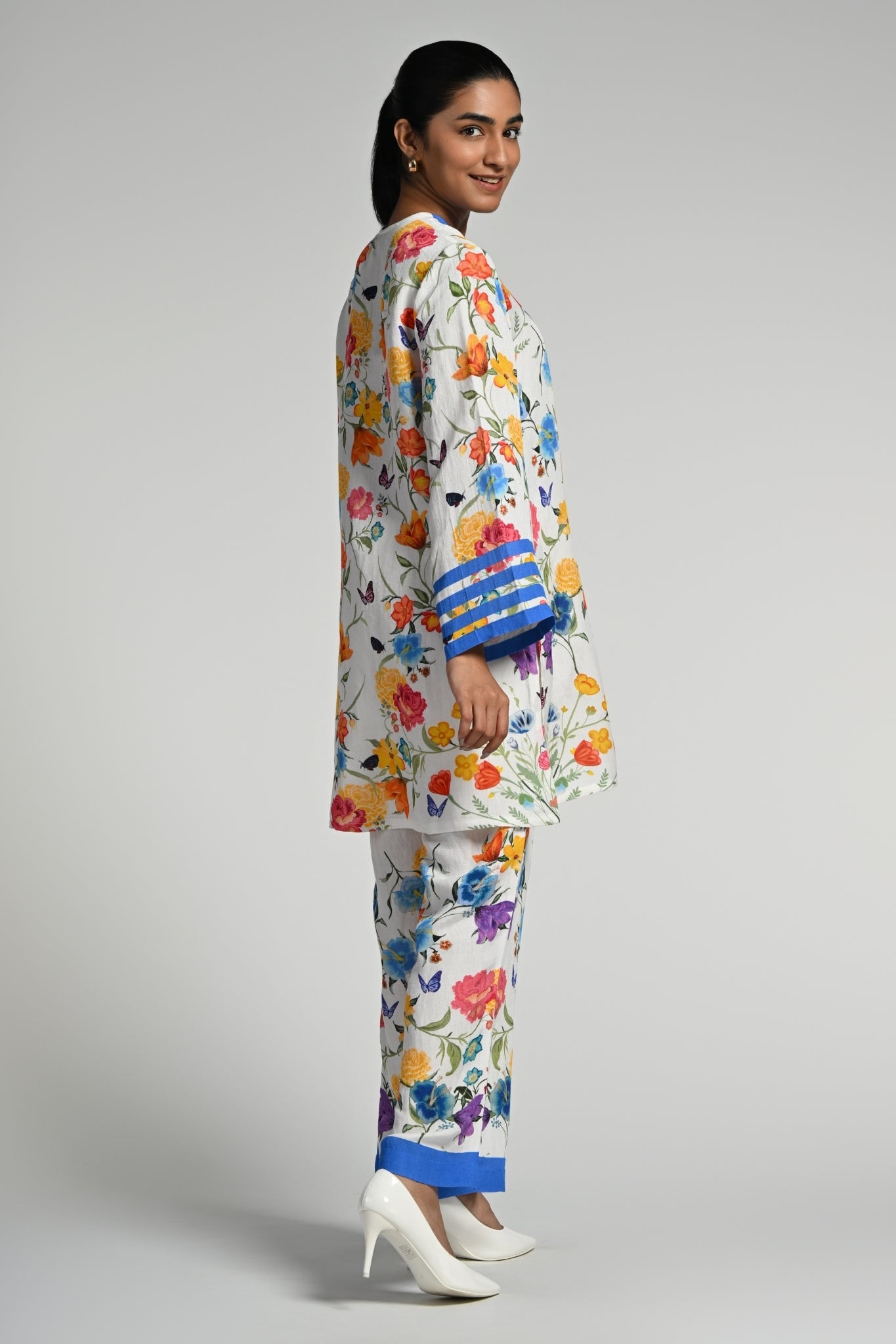 Taroob Papillion Garden Linen Kurta Set