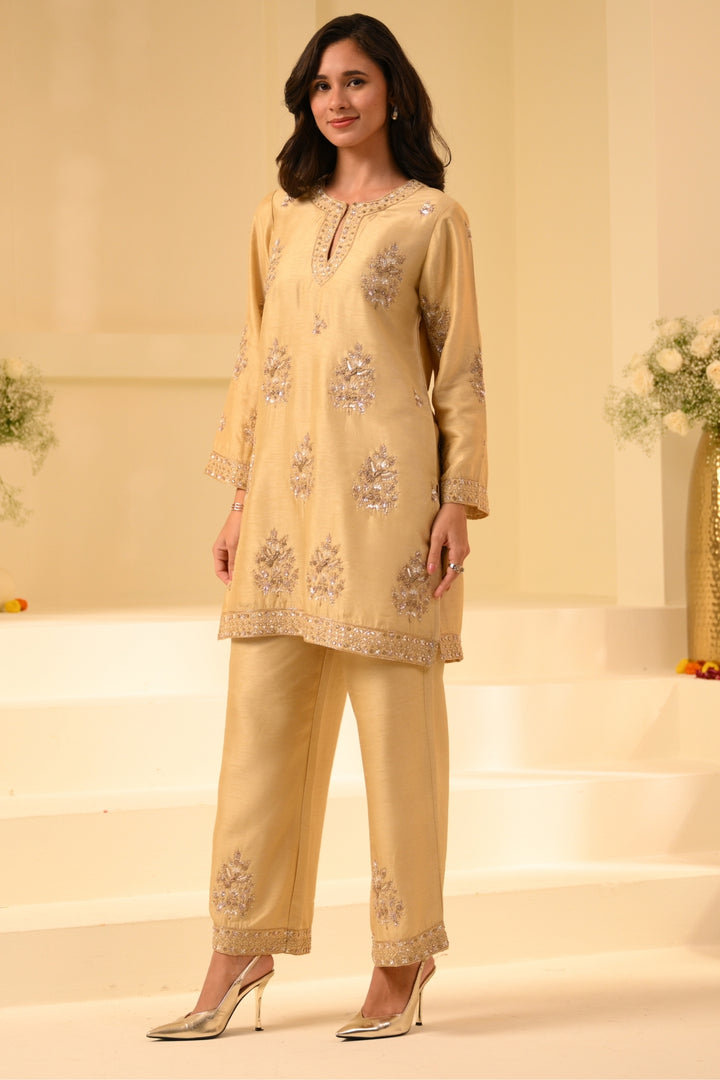 Taroob Royal Zardozi Hand Embellished Kurta Set