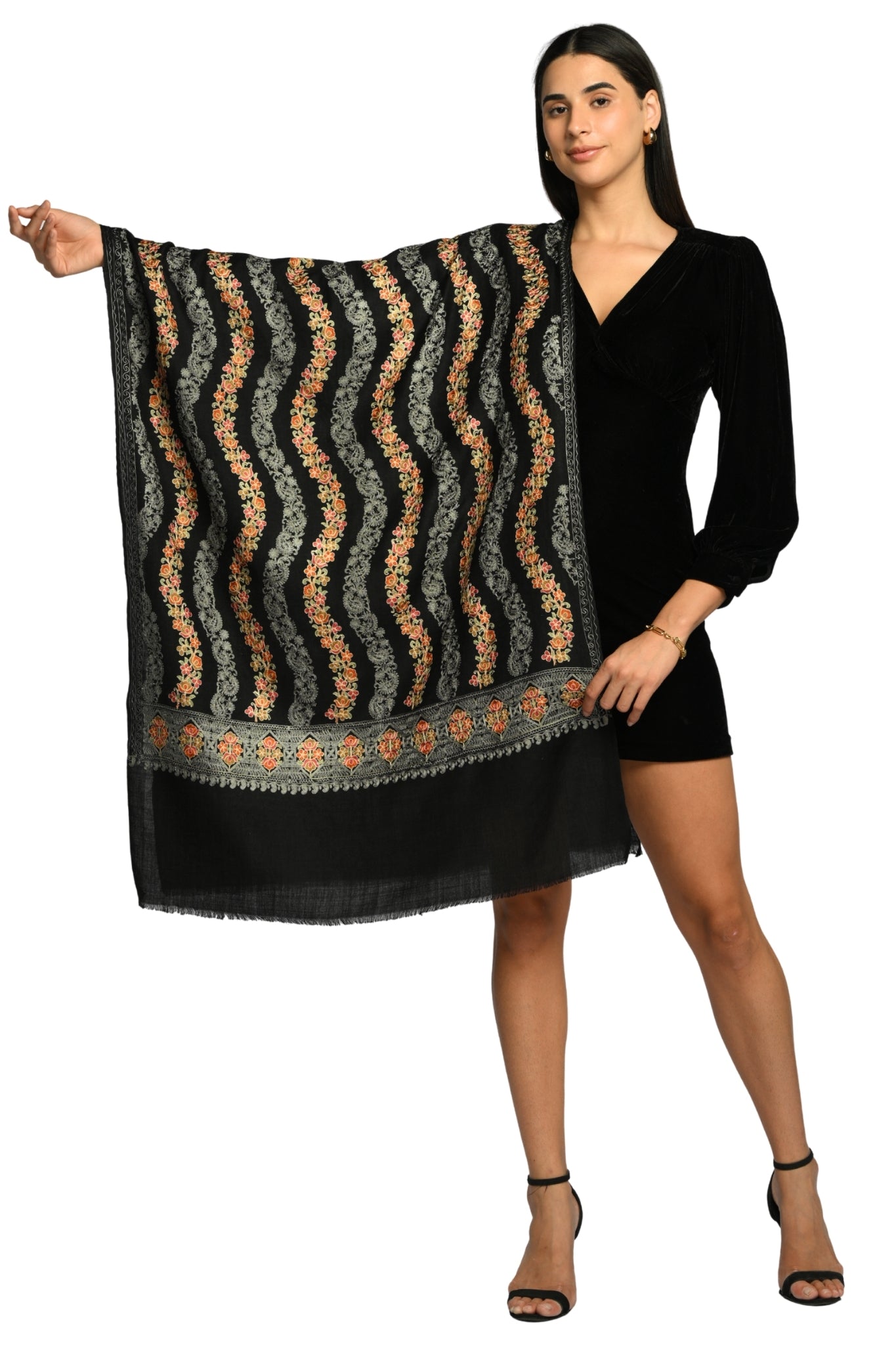 Taroob Parallel Petals Embroidered Stole