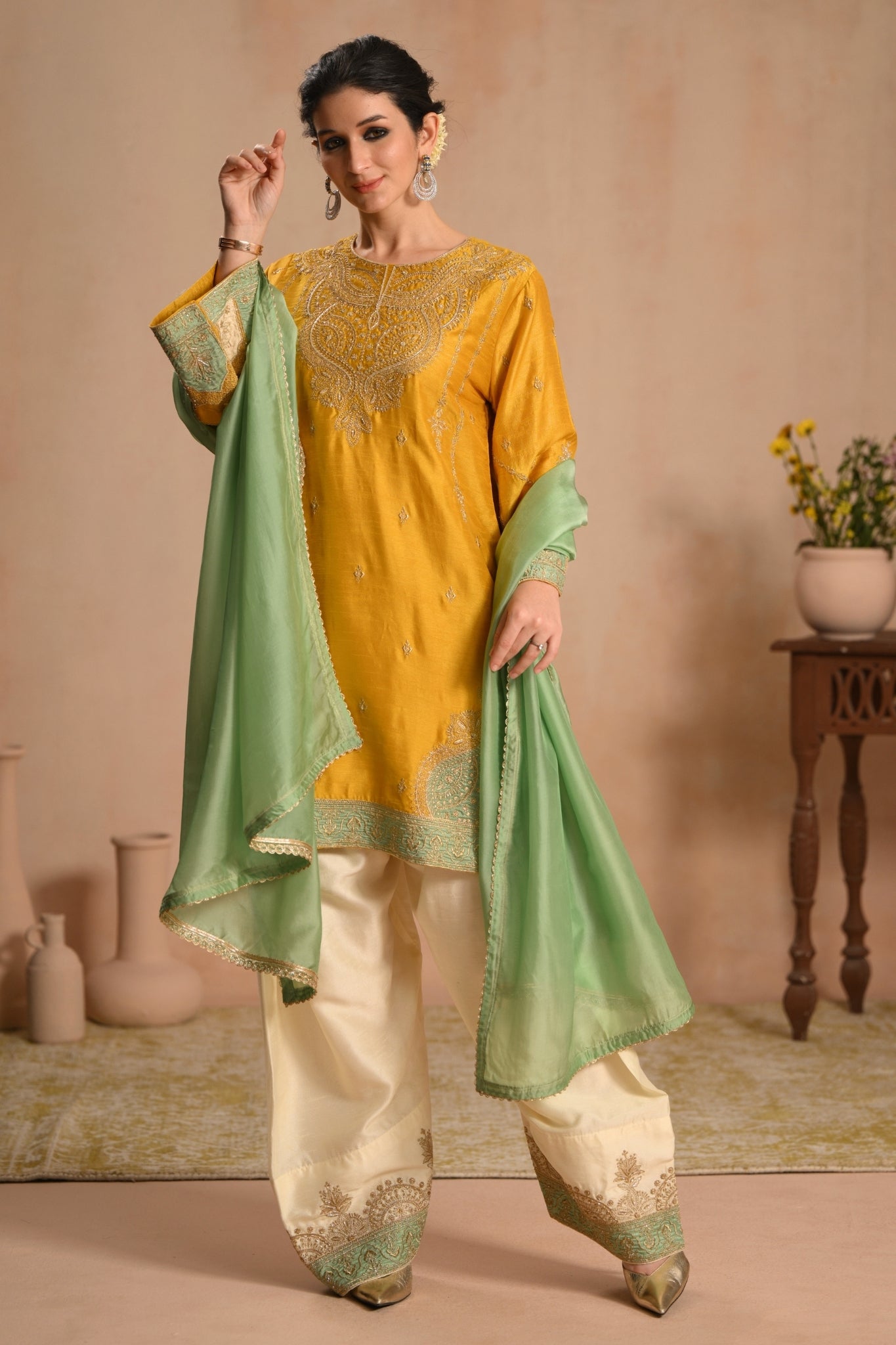Women's Mustard Sunehri Bagh Embroidered Kurta Set Taroob