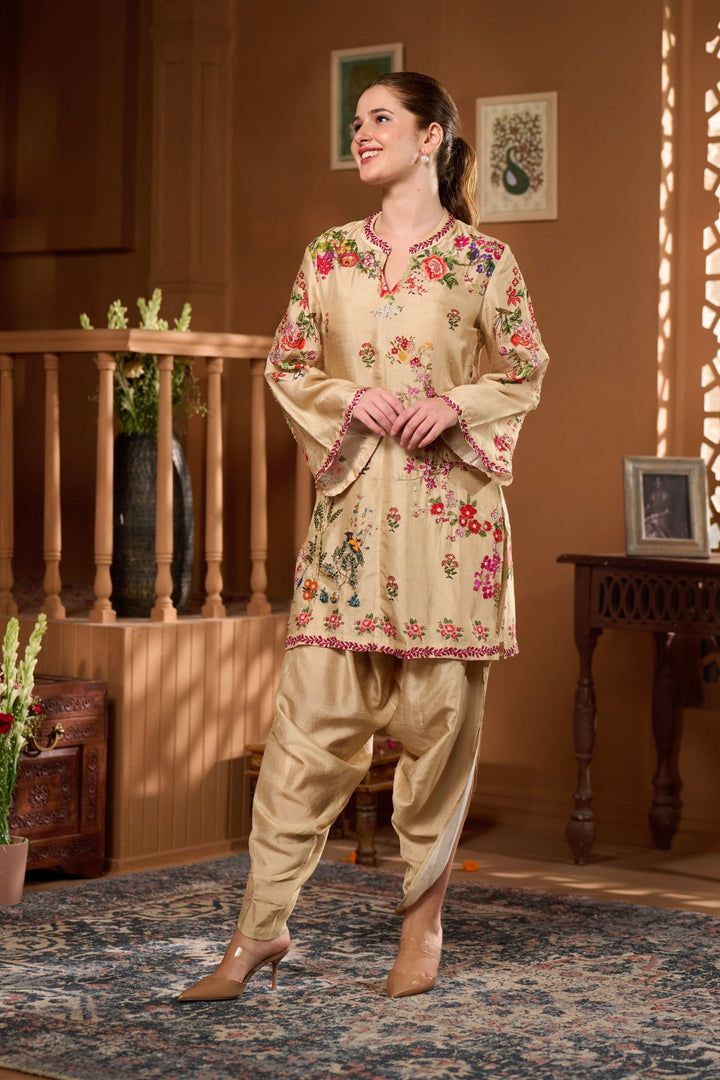 Taroob Mor Mahal Embroidered Kurta Set