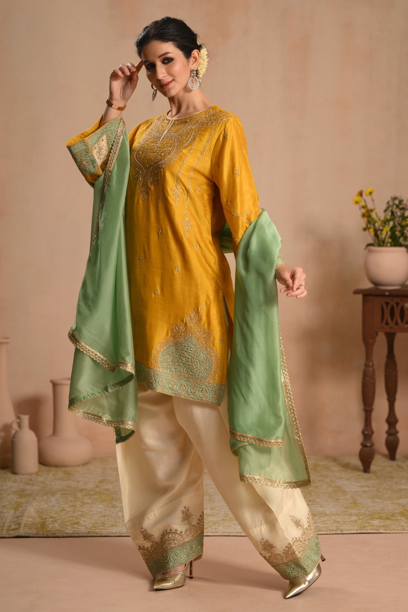 Women's Mustard Sunehri Bagh Embroidered Kurta Set Taroob