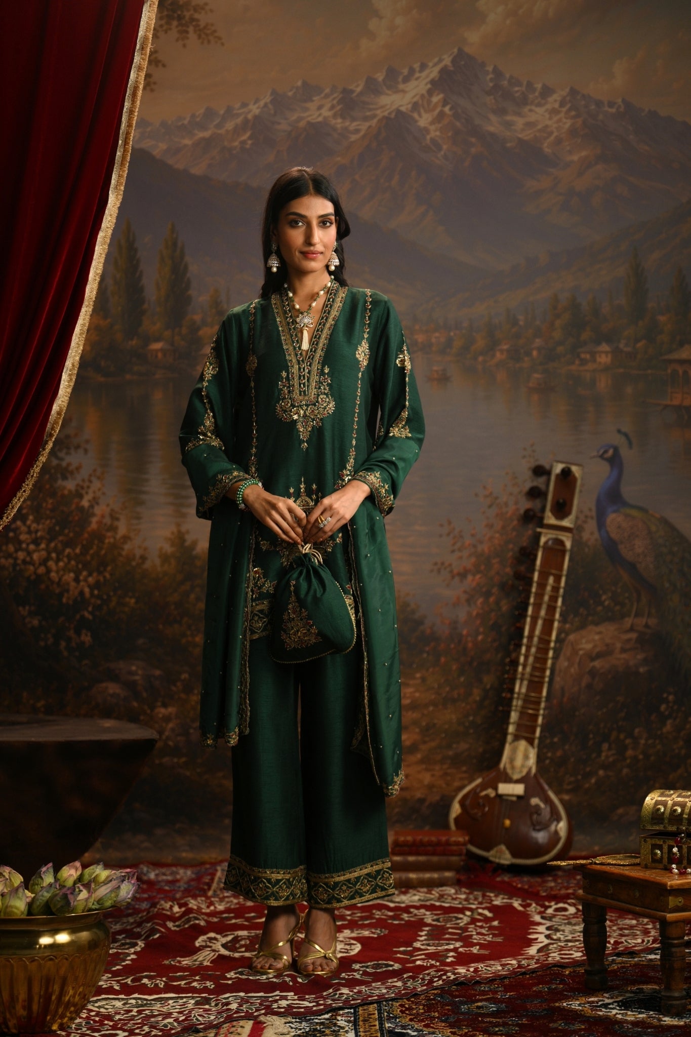 Green Jharokha Mahal Embroidered Kurta Set Taroob